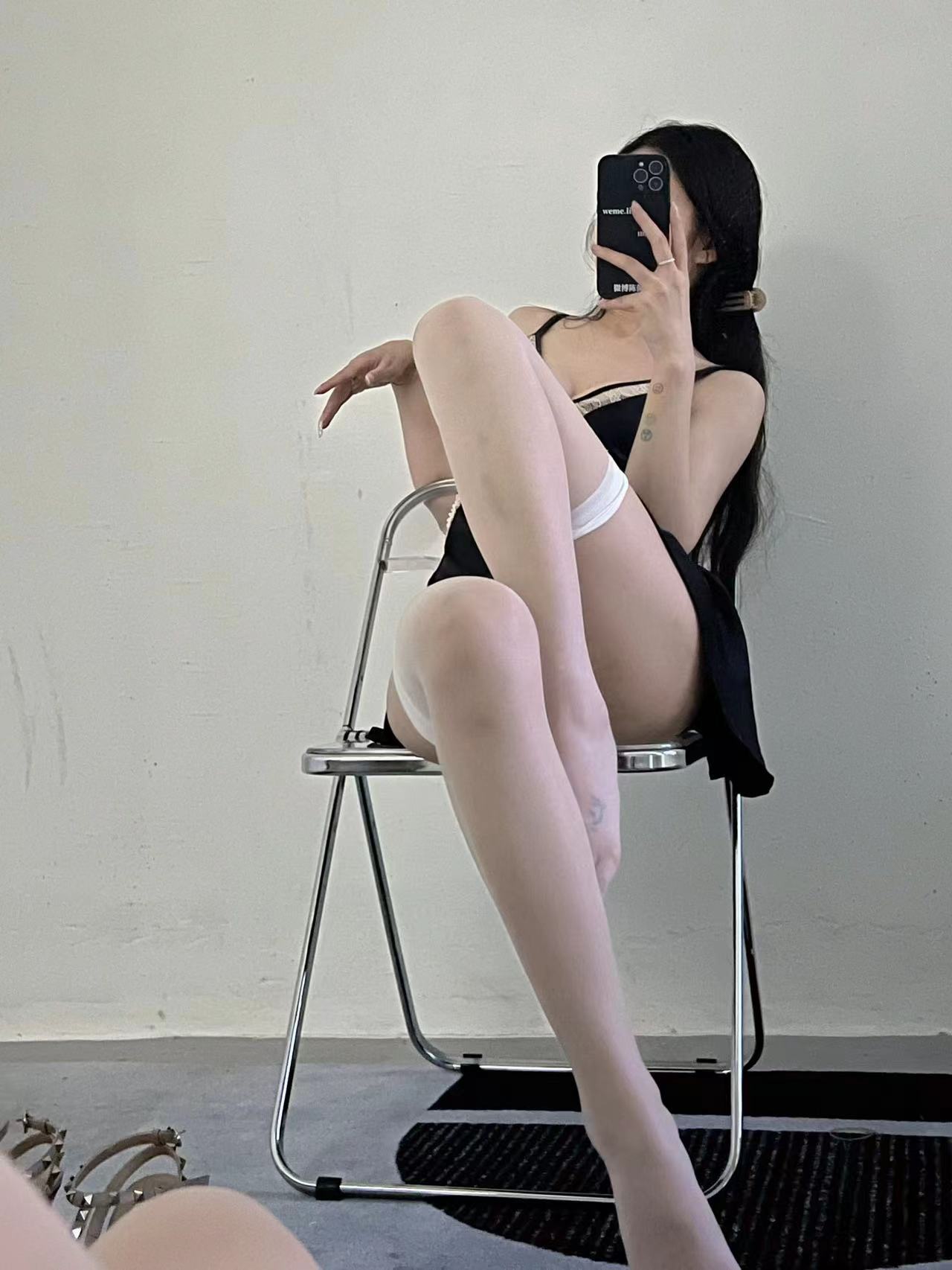 粉色的猪陈佩奇微密圈-215 制服JK性感高筒袜性感黑丝长筒白色丝袜珠光袜_第1集