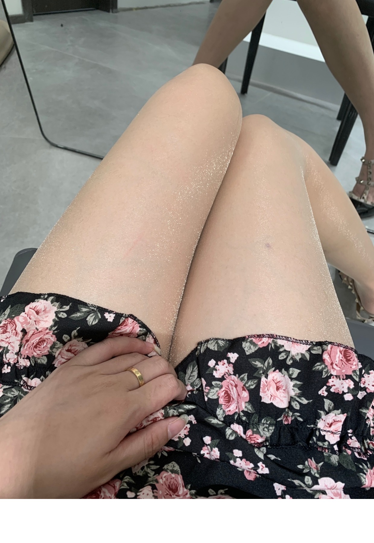 粉色的猪陈佩奇微密圈-216 闪光性感打底袜亮丝连裤丝袜白色超薄全透明女夏包芯丝_第1集