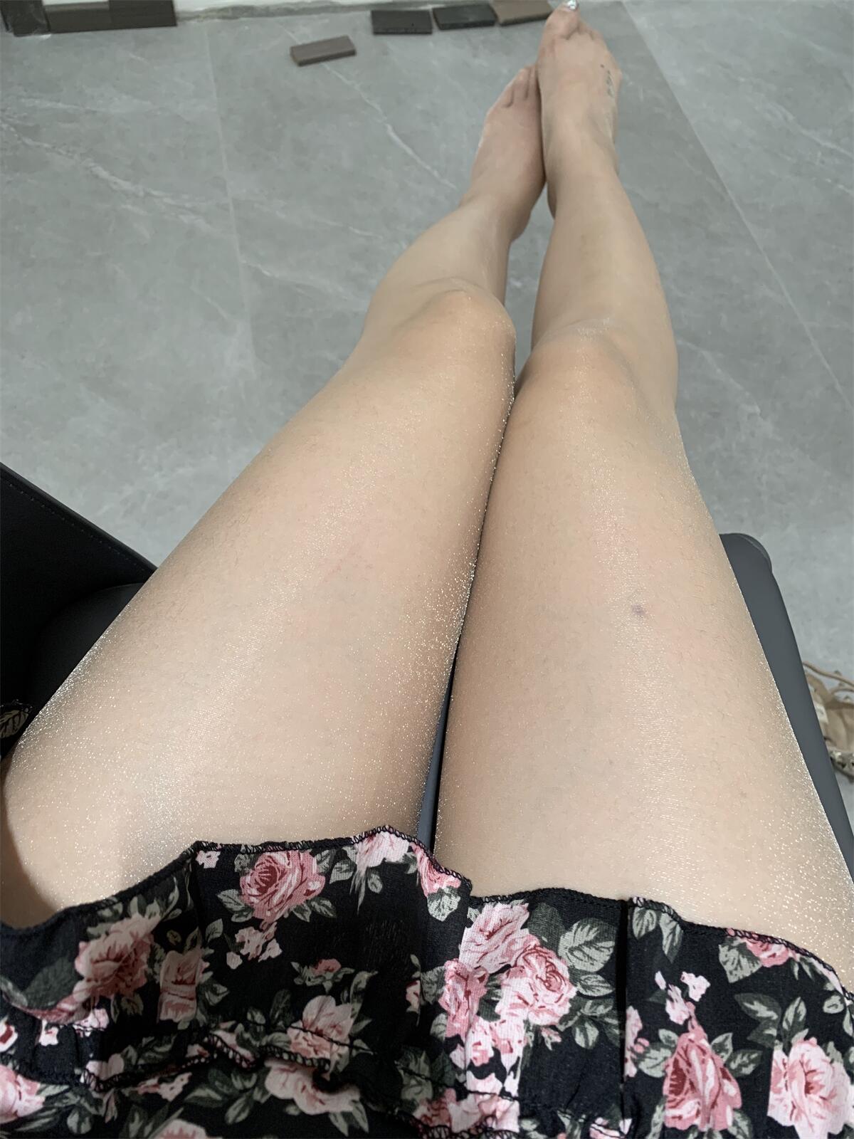 粉色的猪陈佩奇微密圈-216 闪光性感打底袜亮丝连裤丝袜白色超薄全透明女夏包芯丝_第1集