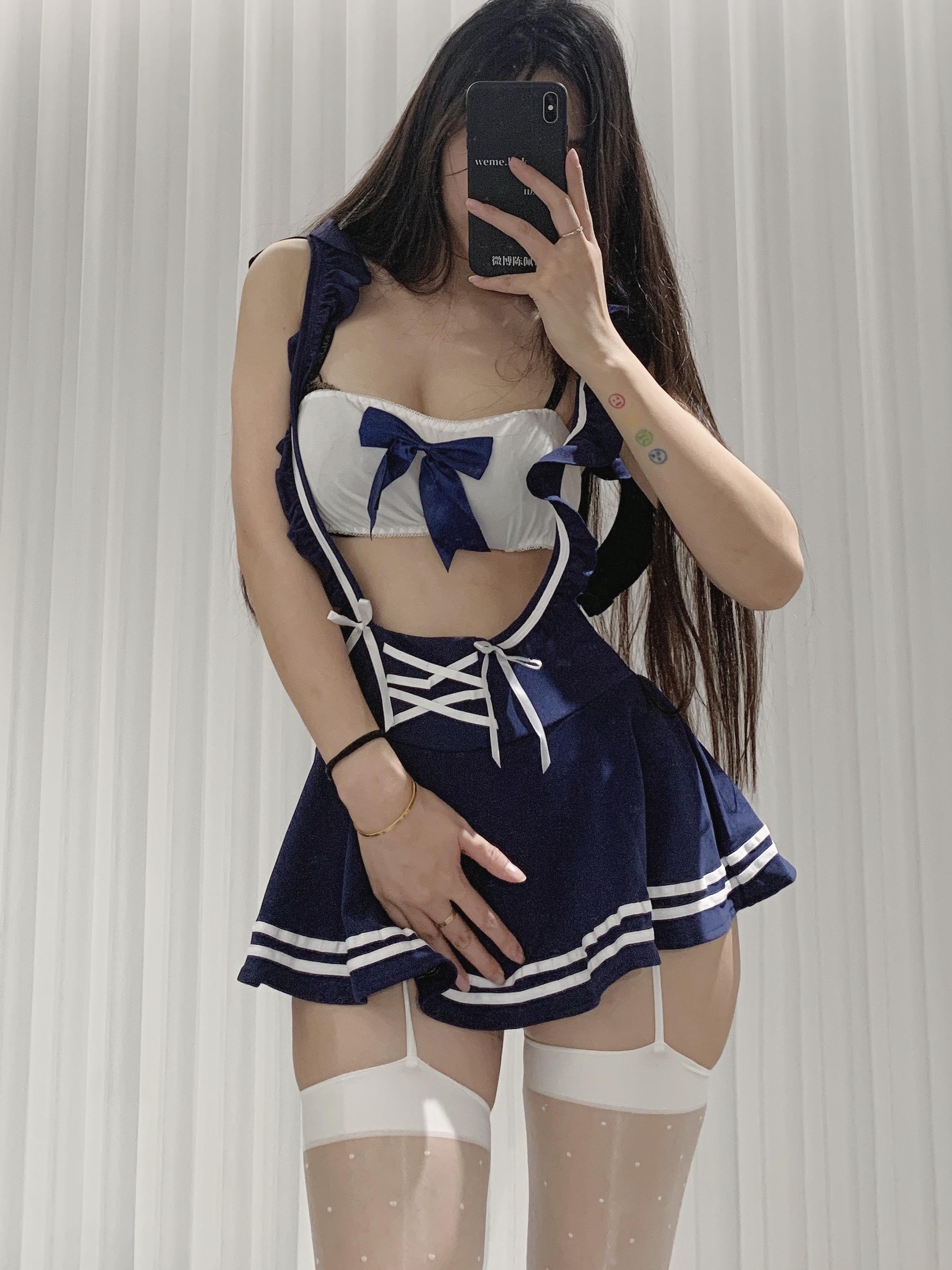 粉色的猪陈佩奇微密圈-219 性感蓝白水手服内衣可爱校园jk制服小胸诱惑睡衣火辣女_第1集
