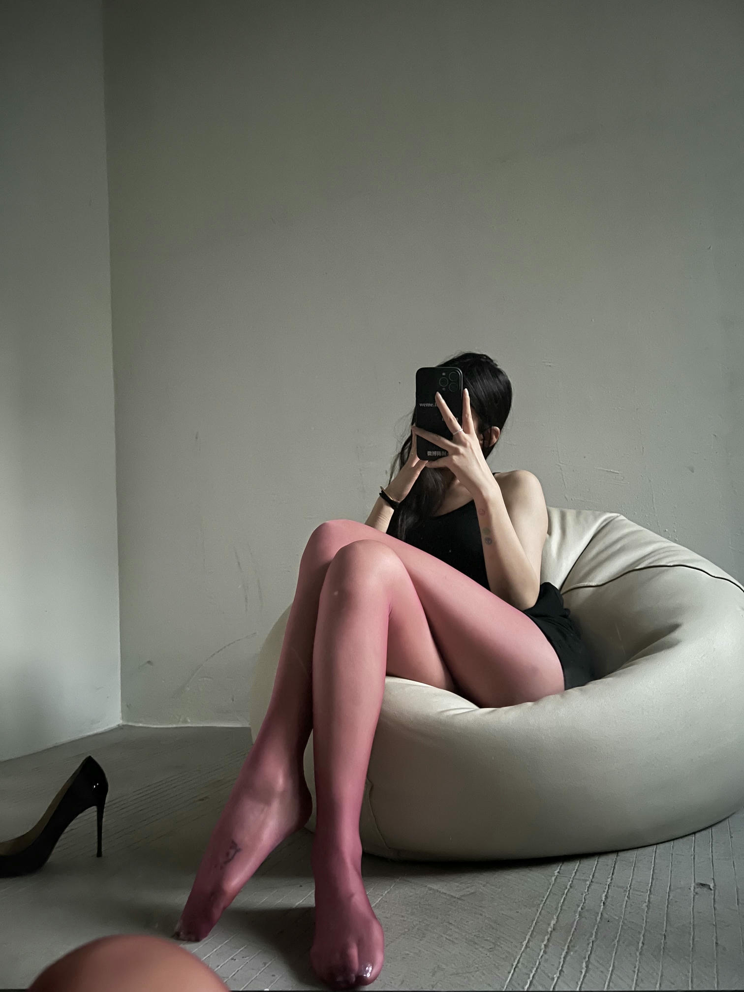 粉色的猪陈佩奇微密圈-222 油亮360无痕开裆无缝性感美腿高密丝滑油光超薄连裤袜_第1集