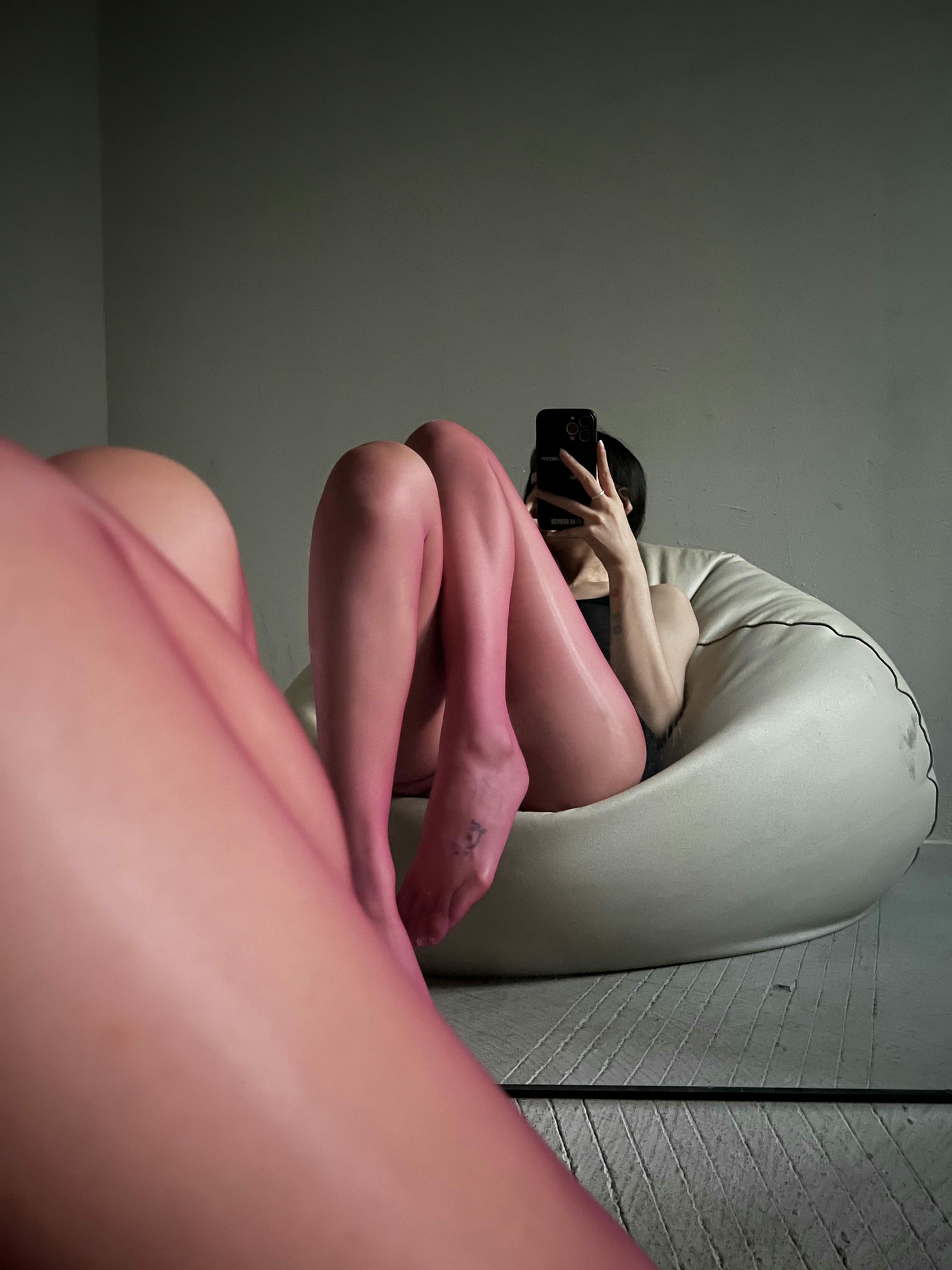 粉色的猪陈佩奇微密圈-222 油亮360无痕开裆无缝性感美腿高密丝滑油光超薄连裤袜_第1集