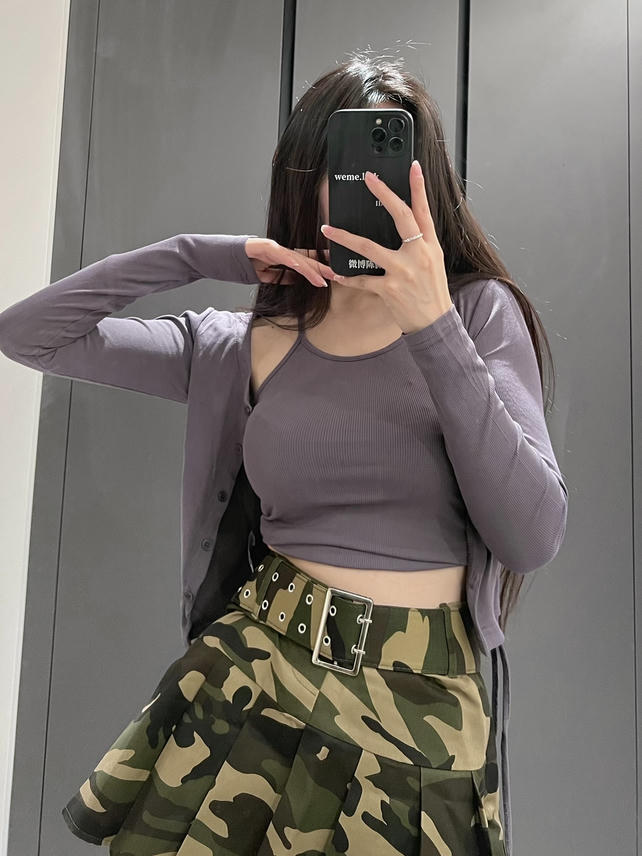 粉色的猪陈佩奇微密圈-225 纯欲风两件套女修身V领褶皱开衫上衣_挂脖系带吊带上衣_第1集