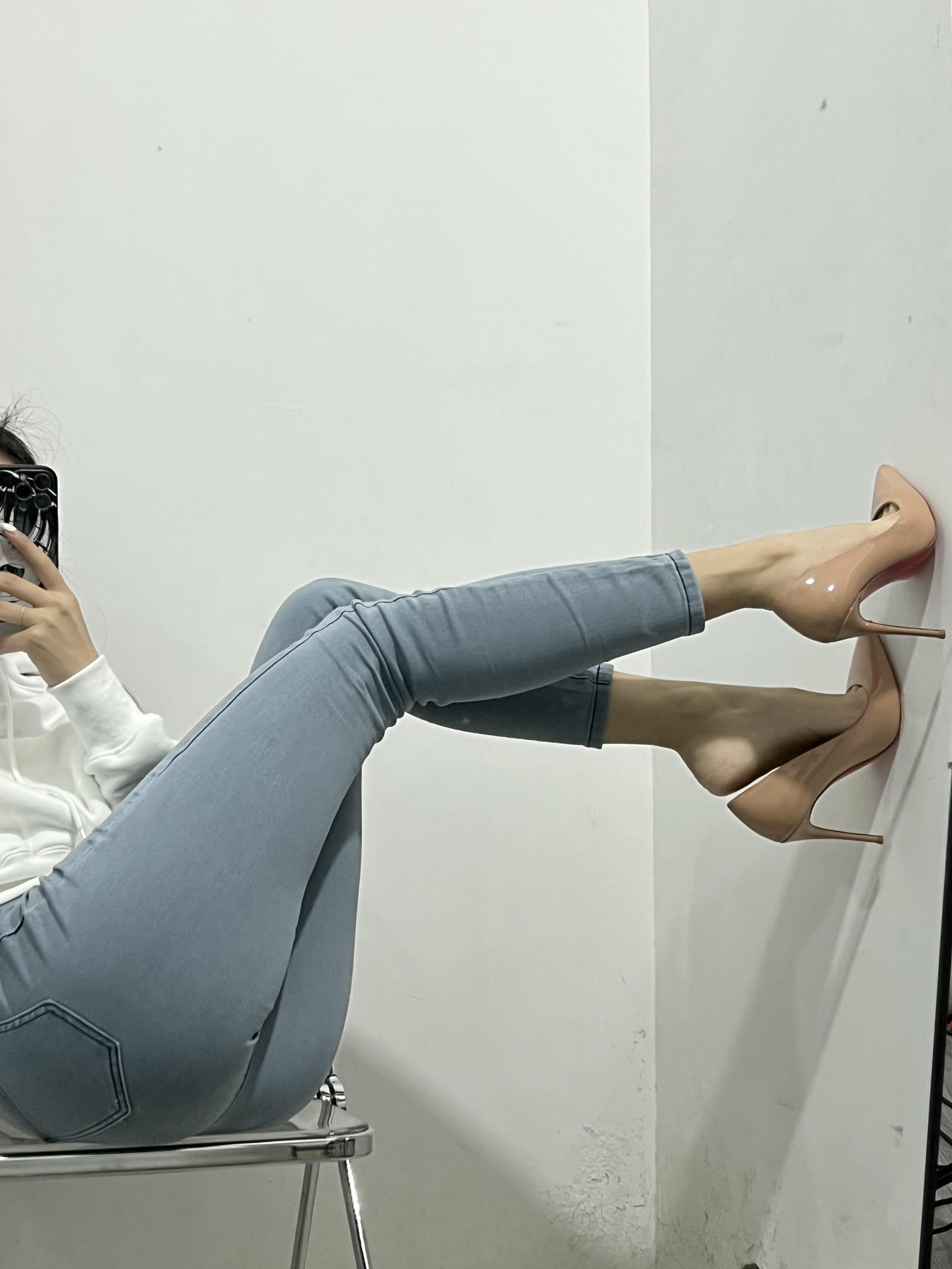 粉色的猪陈佩奇微密圈-003 欧美紧身裤高腰提臀烟灰色牛仔裤女秋冬加绒裤子蜜桃臀铅笔裤长裤_第1集