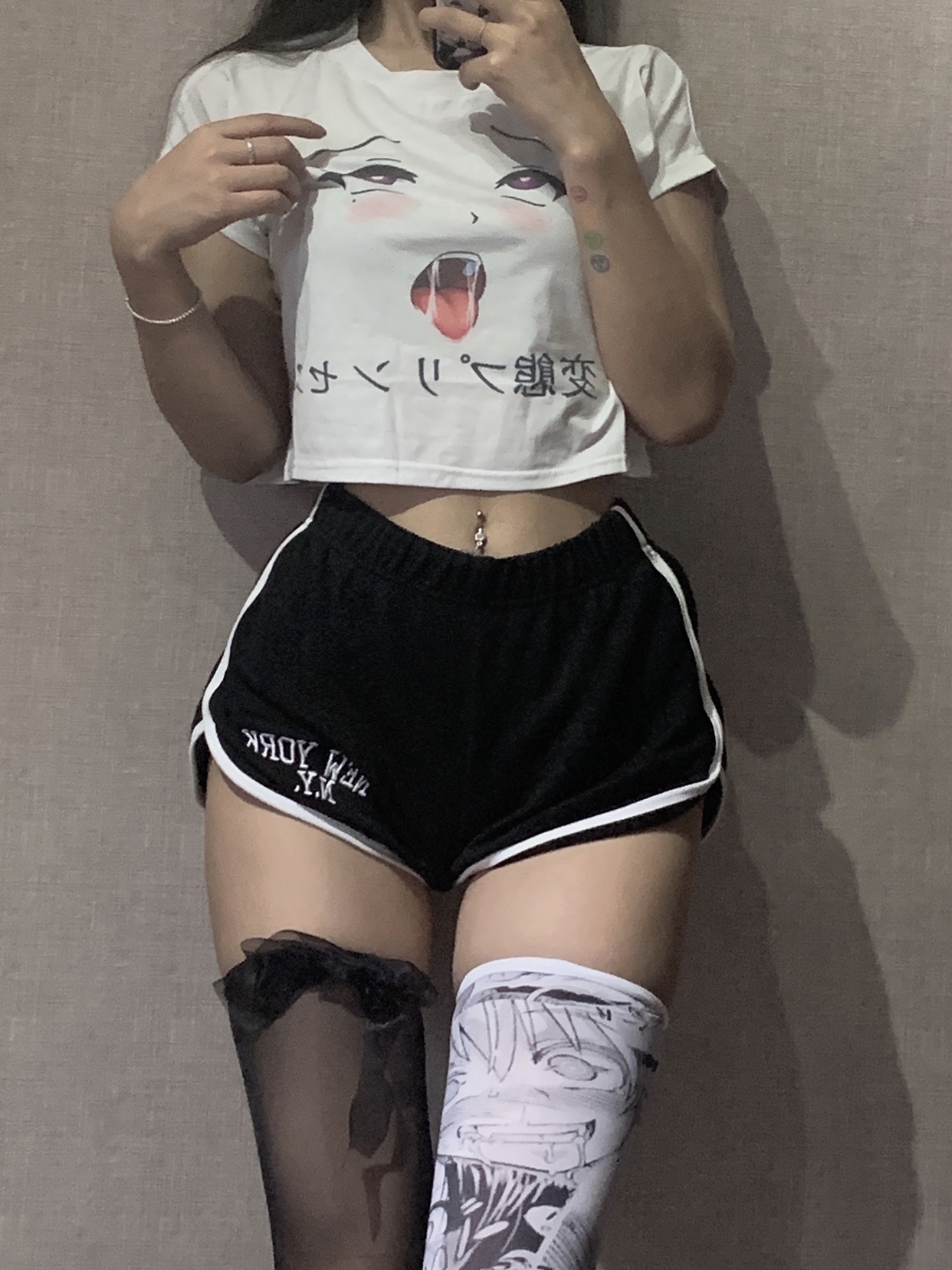 粉色的猪陈佩奇微密圈-035 欧美辣妹高腰松紧腰字母刺绣撞色拼接运动短裤休闲裤女_第1集