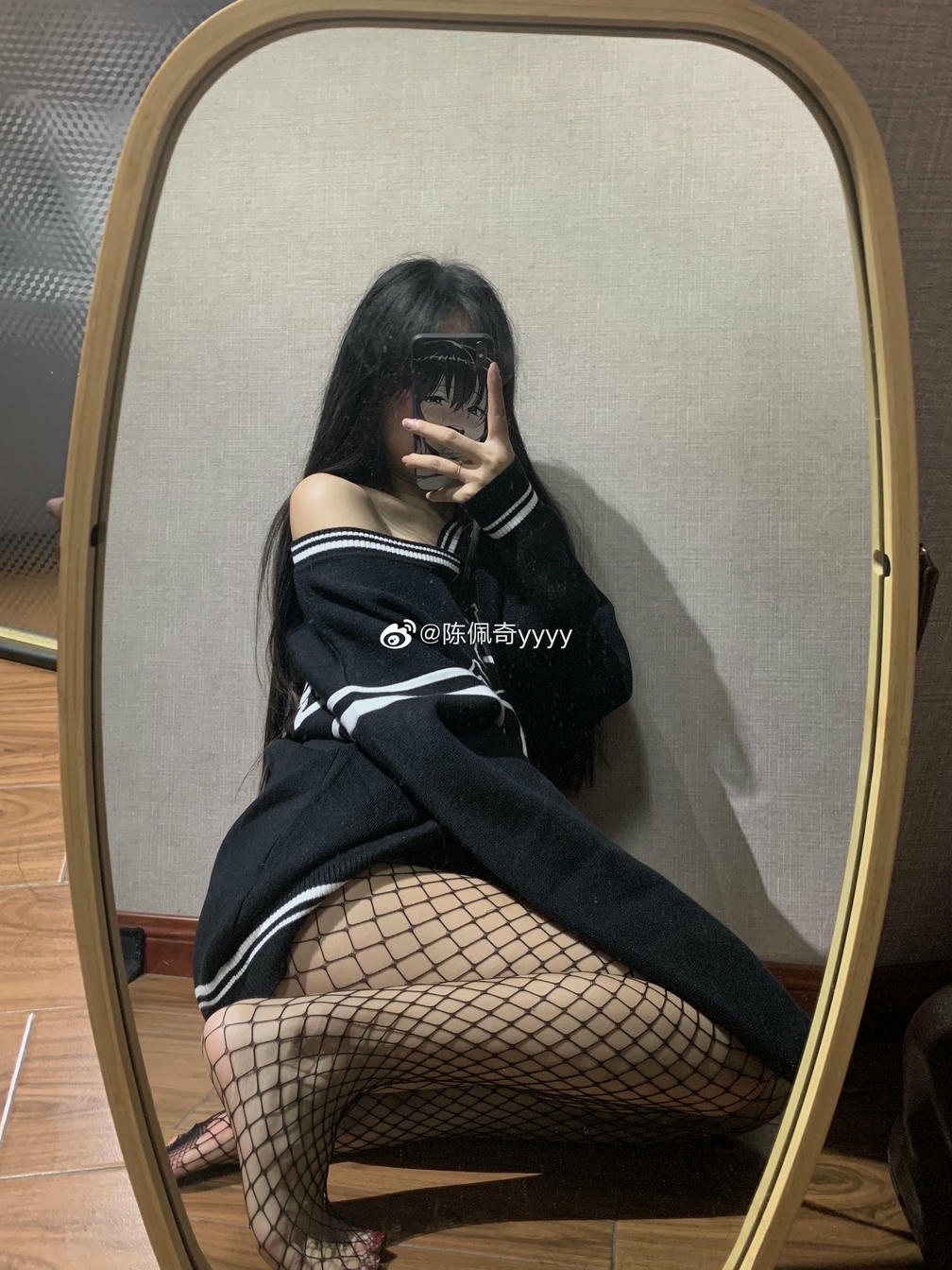 粉色的猪陈佩奇微密圈-036 丝袜ins潮大码女薄款防勾丝连裤袜网红性感美腿渔网袜_第1集