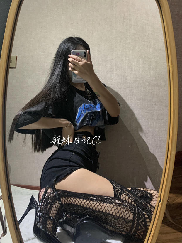 粉色的猪陈佩奇微密圈-042 吊带袜蕾丝黑色丝袜性感镂空薄款复古连裤袜渔网袜_第1集