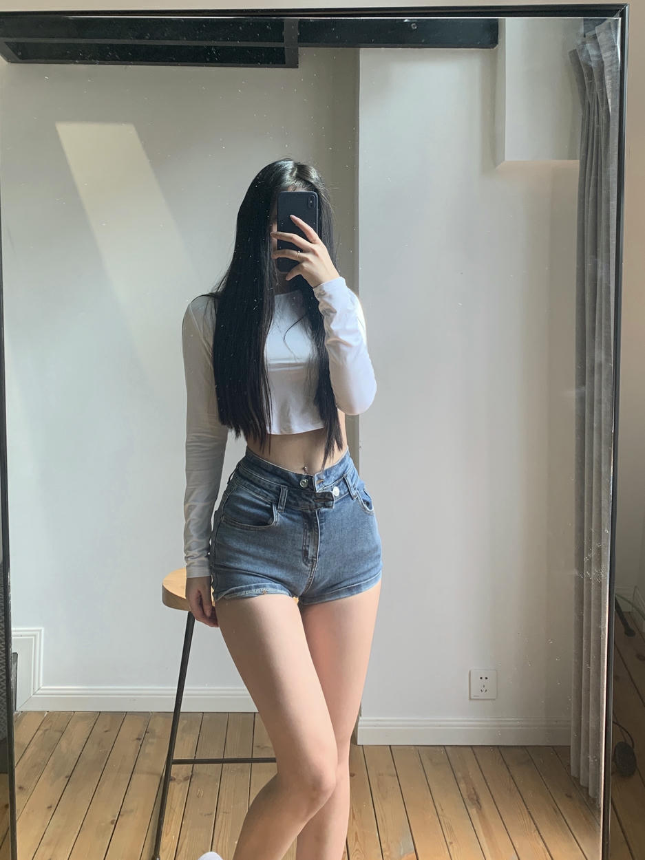粉色的猪陈佩奇微密圈-007 2021夏季欧美高腰显腿长高弹卷边牛仔短裤 热裤显臀蜜桃_第1集