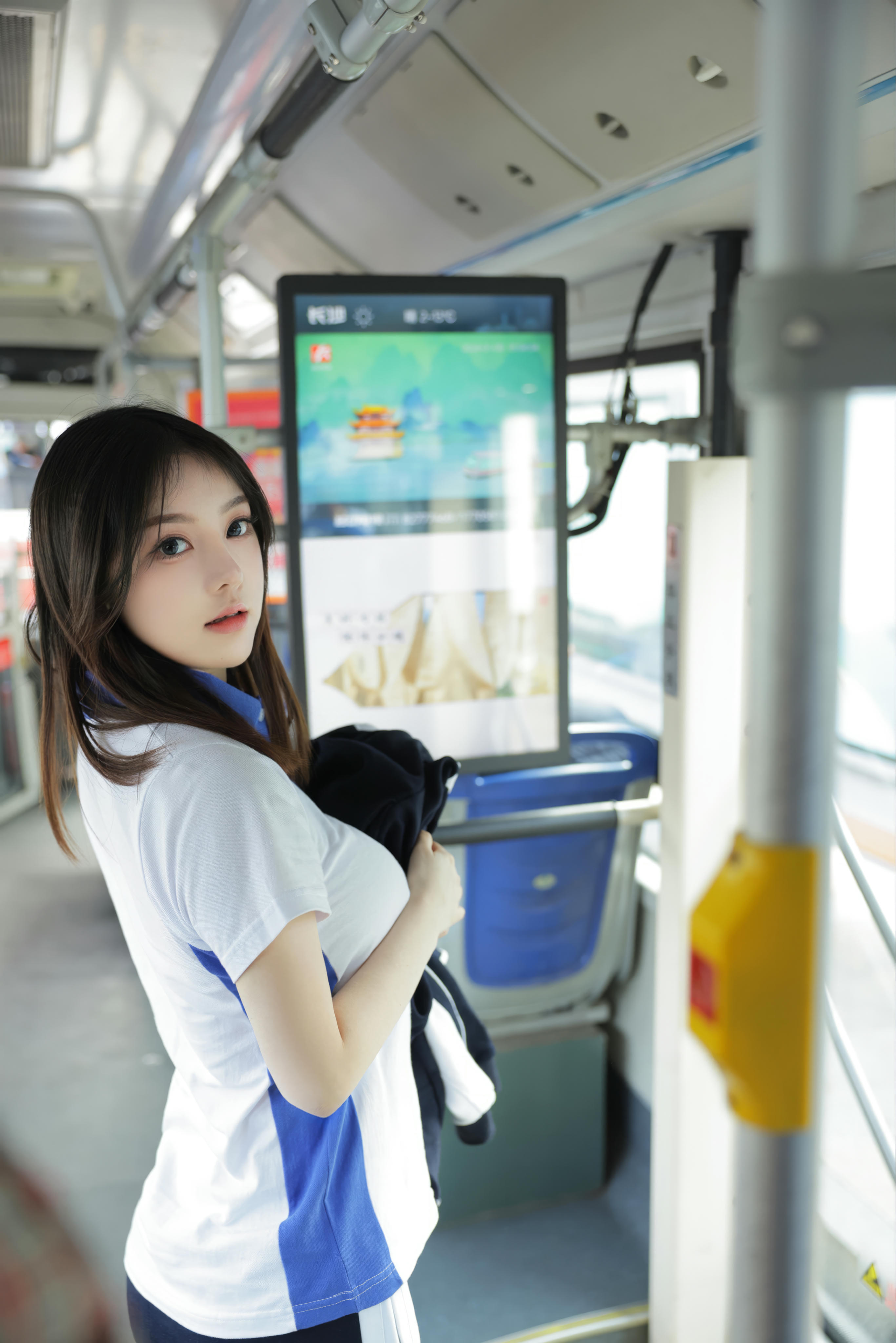 豆瓣酱 公交车[85P／1.53GB]_第2集