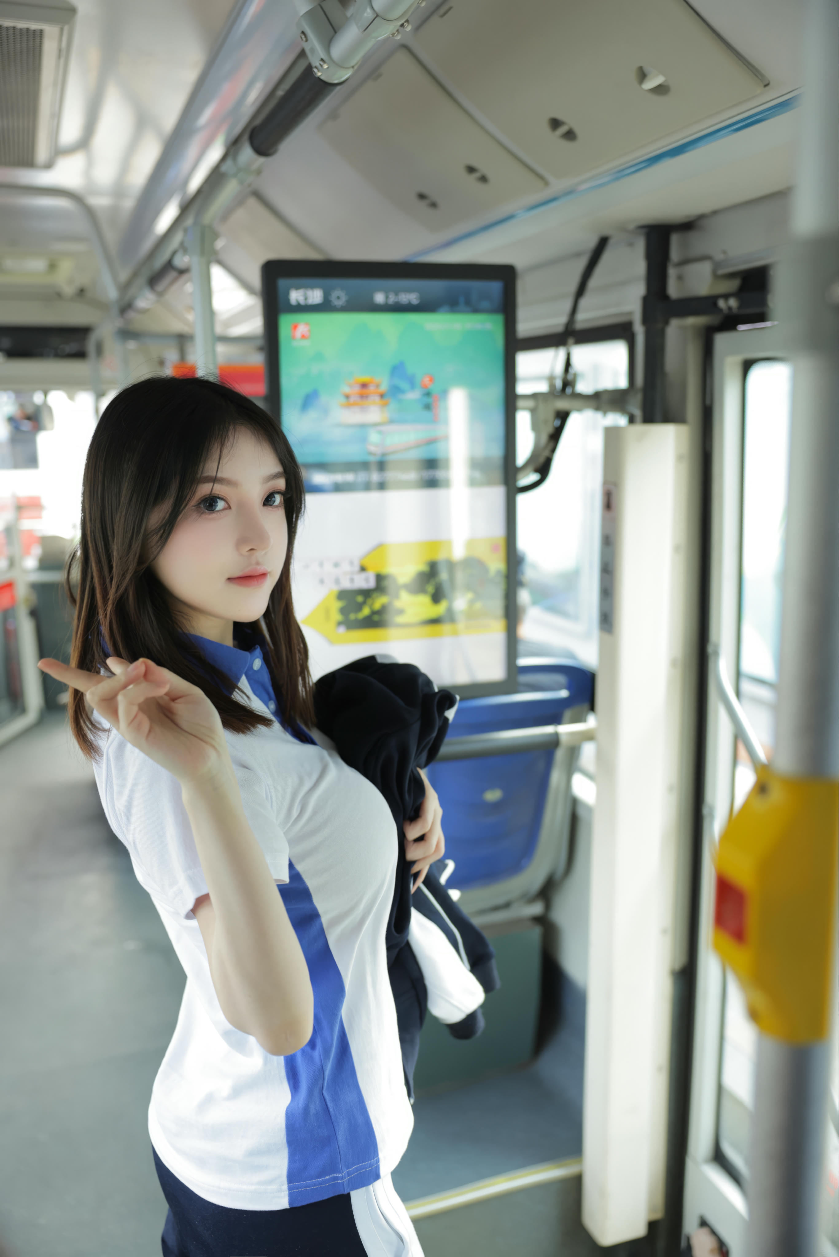 豆瓣酱 公交车[85P／1.53GB]_第2集