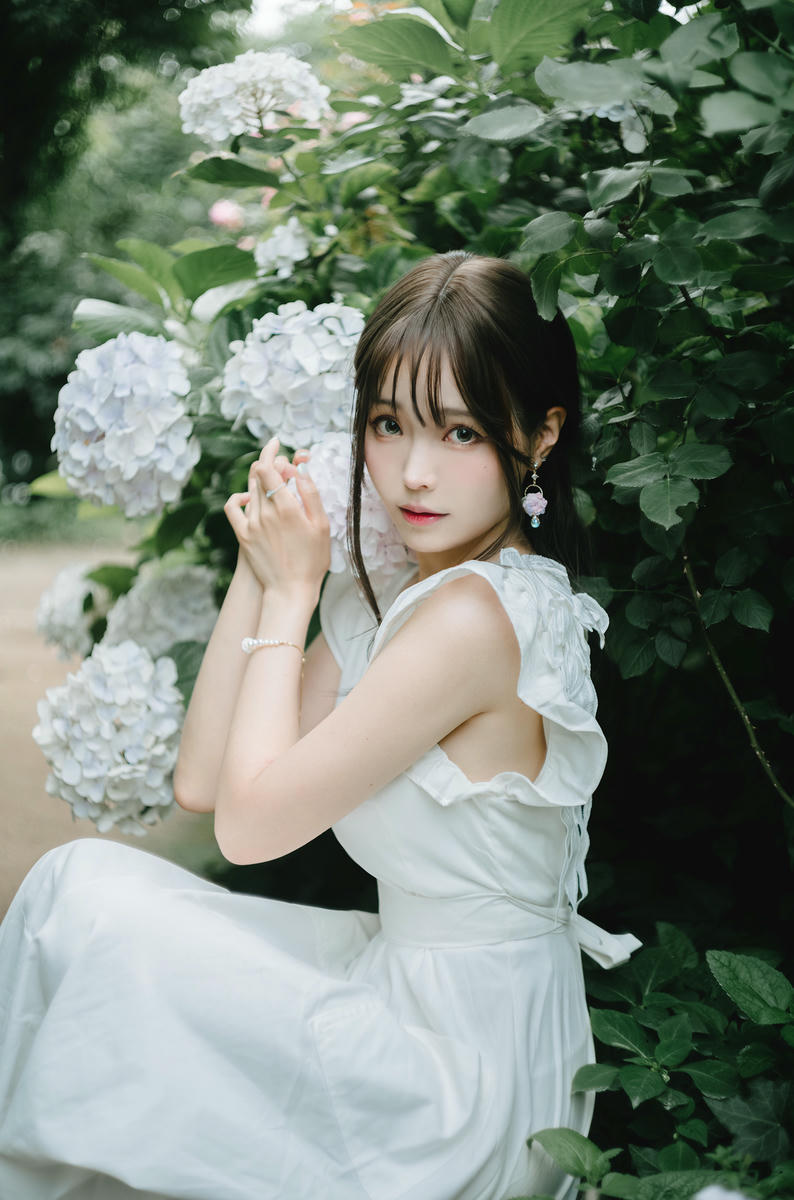 ElyEE子 NO.150 2024 July-Tier 3 A.Rainy Season雨季繡球花 [31P2V-86.3MB]_第1集