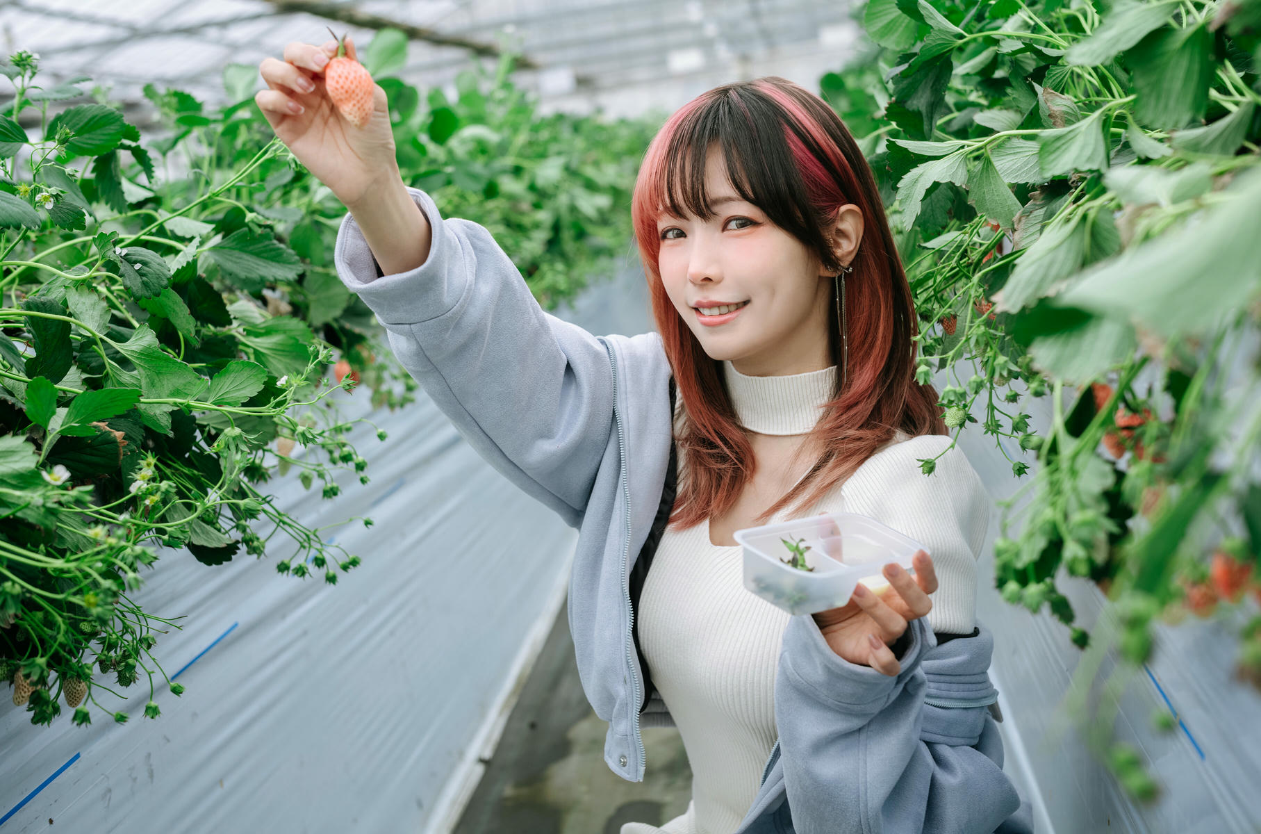 ElyEE子 NO.165 Strawberry Picking Date [34P2V 128MB]_第1集