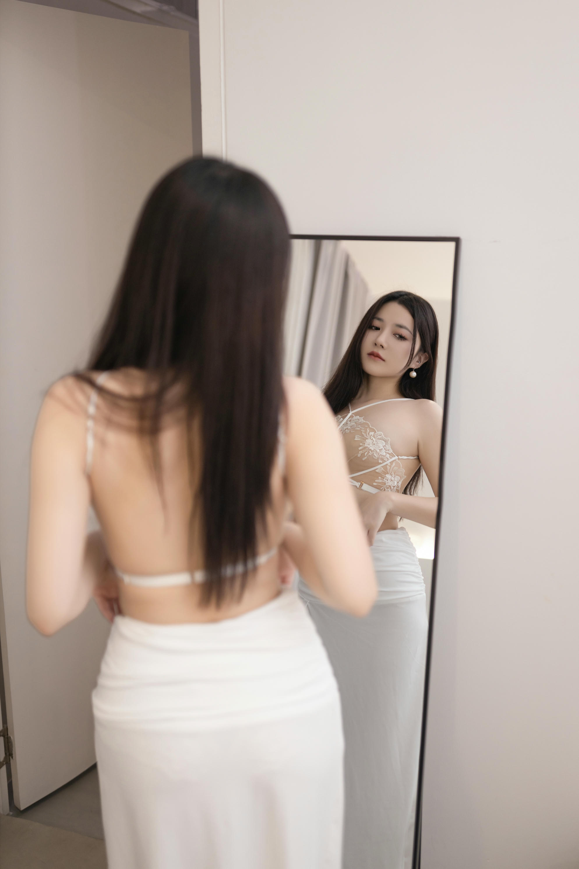 鱼子酱Fish NO.154 内购无水印 8026 危险边缘 [120P 1.29 GB]_第1集