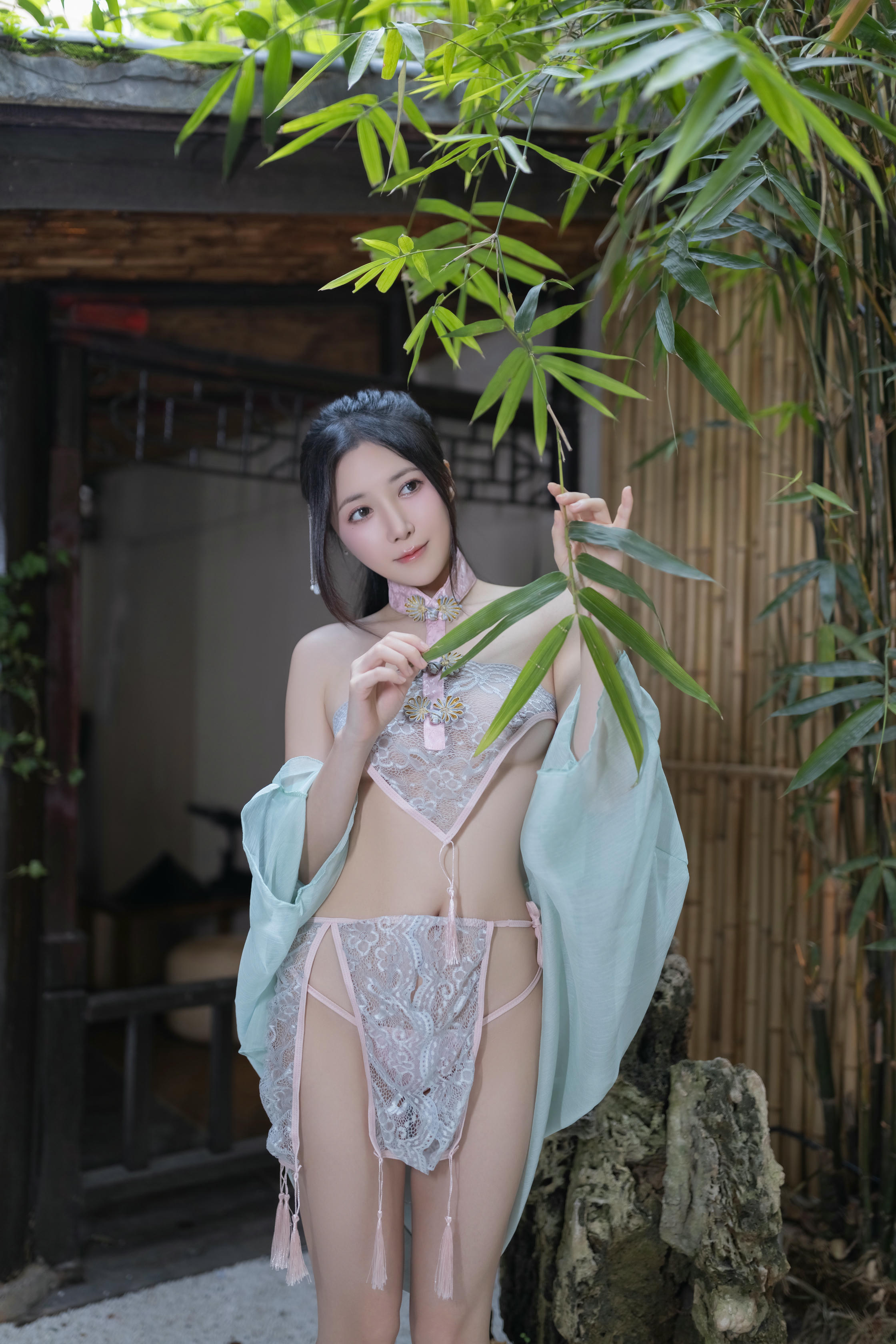 鱼子酱Fish NO.158 内购无水印 8428 花瓣浴 [120P 1.32 GB]_第1集