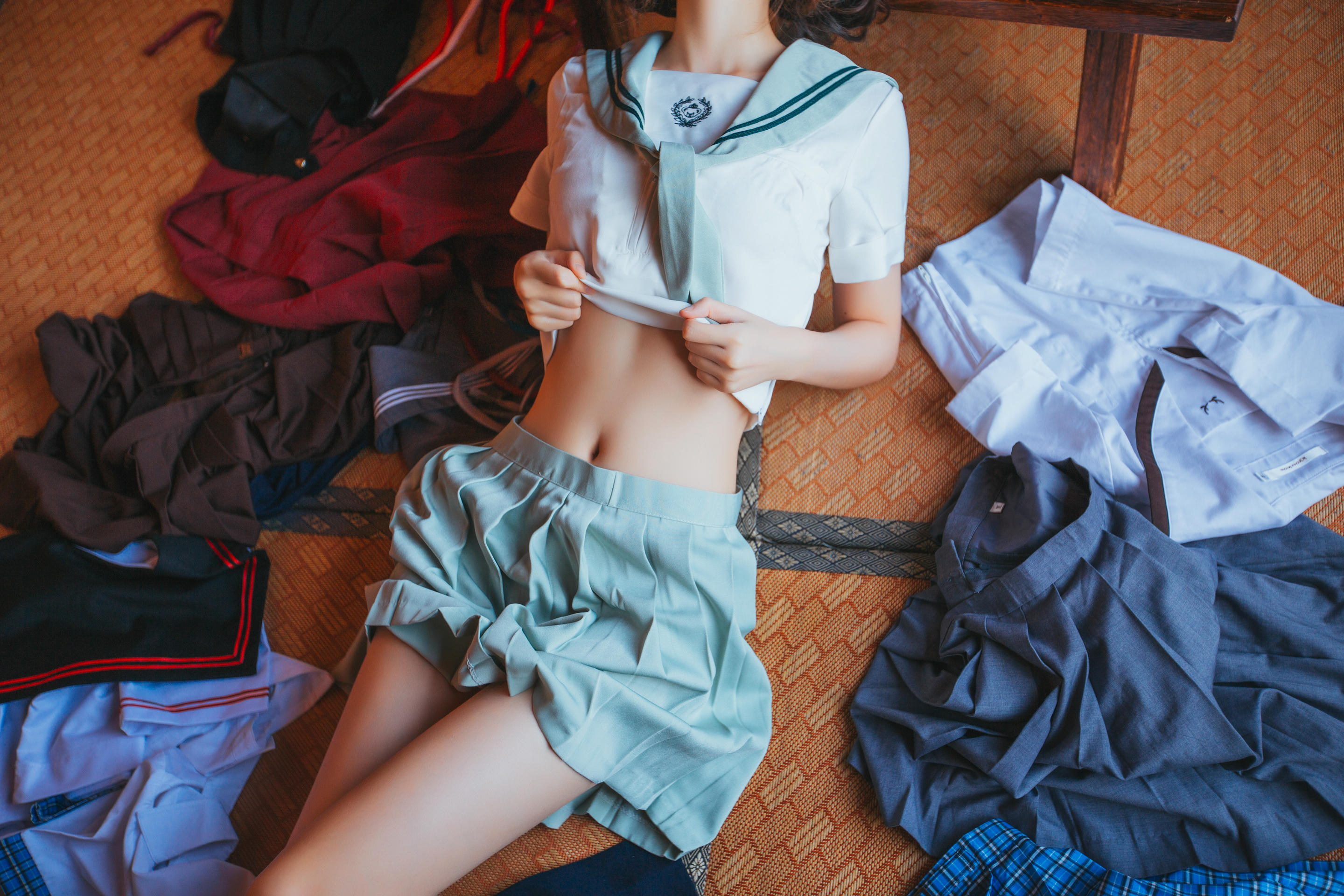 疯猫ss NO.123 日式JK [24P 295M]_第2集