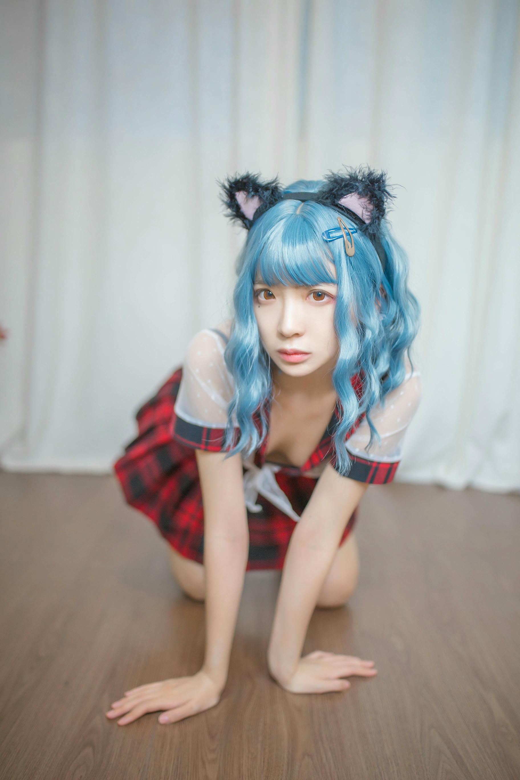 疯猫ss NO.136 蓝发 [26P 122M]_第1集