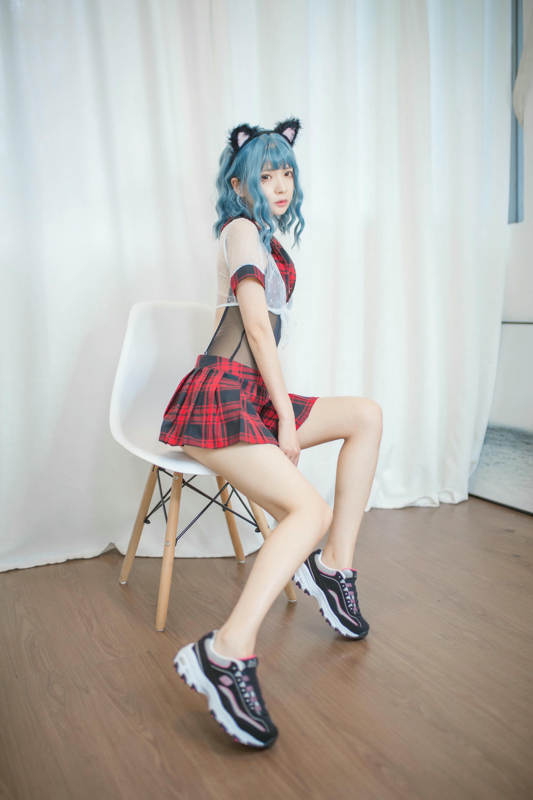 疯猫ss NO.136 蓝发 [26P 122M]_第2集