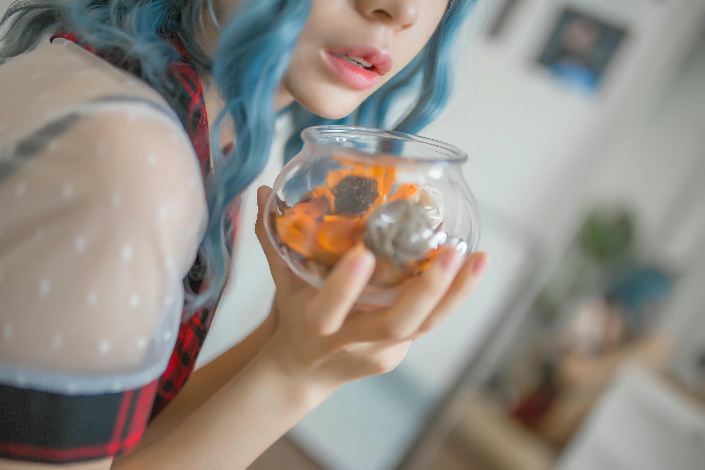 疯猫ss NO.136 蓝发 [26P 122M]_第1集