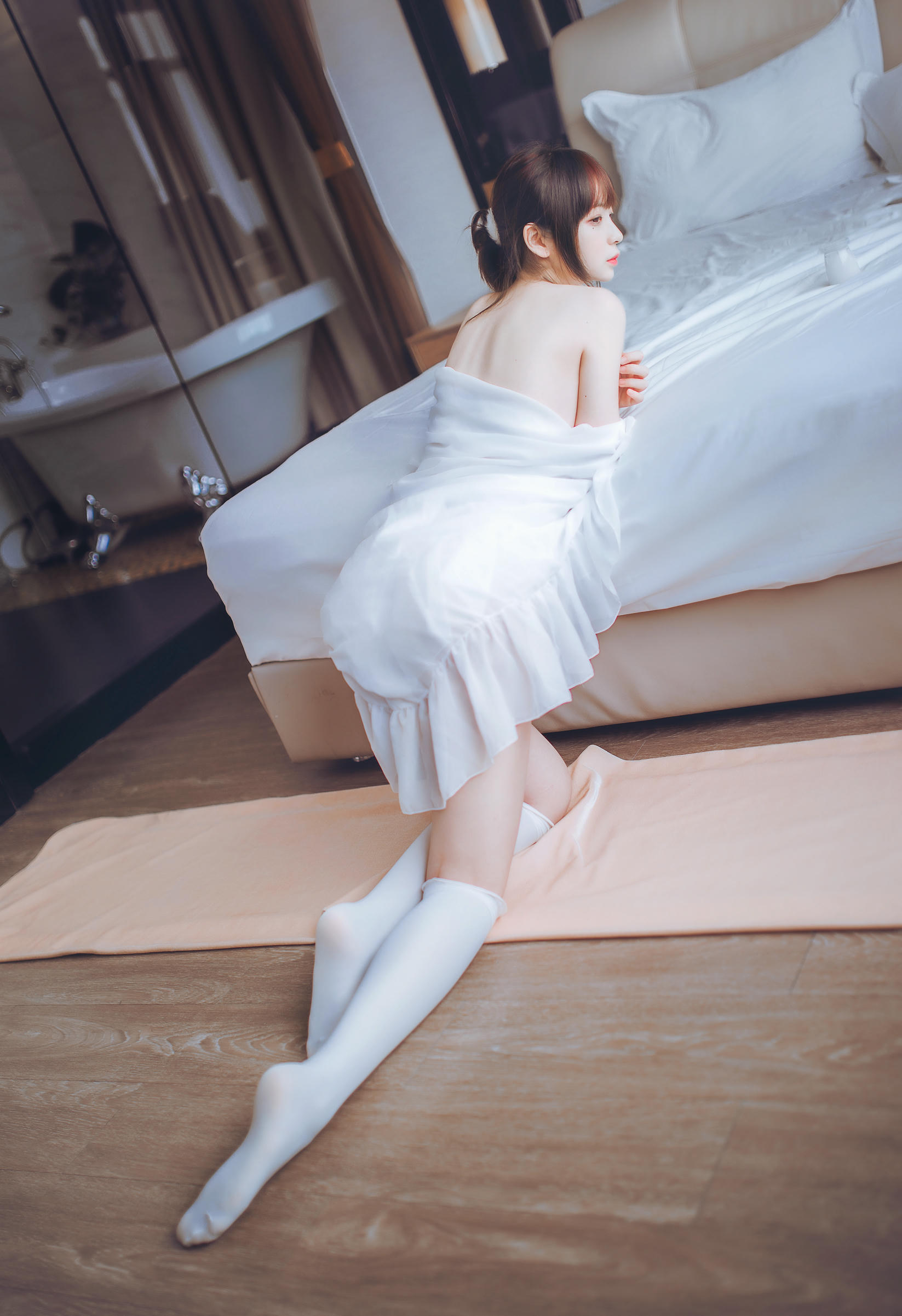 疯猫ss NO.002 白色睡衣 [24P-182MB]_第1集