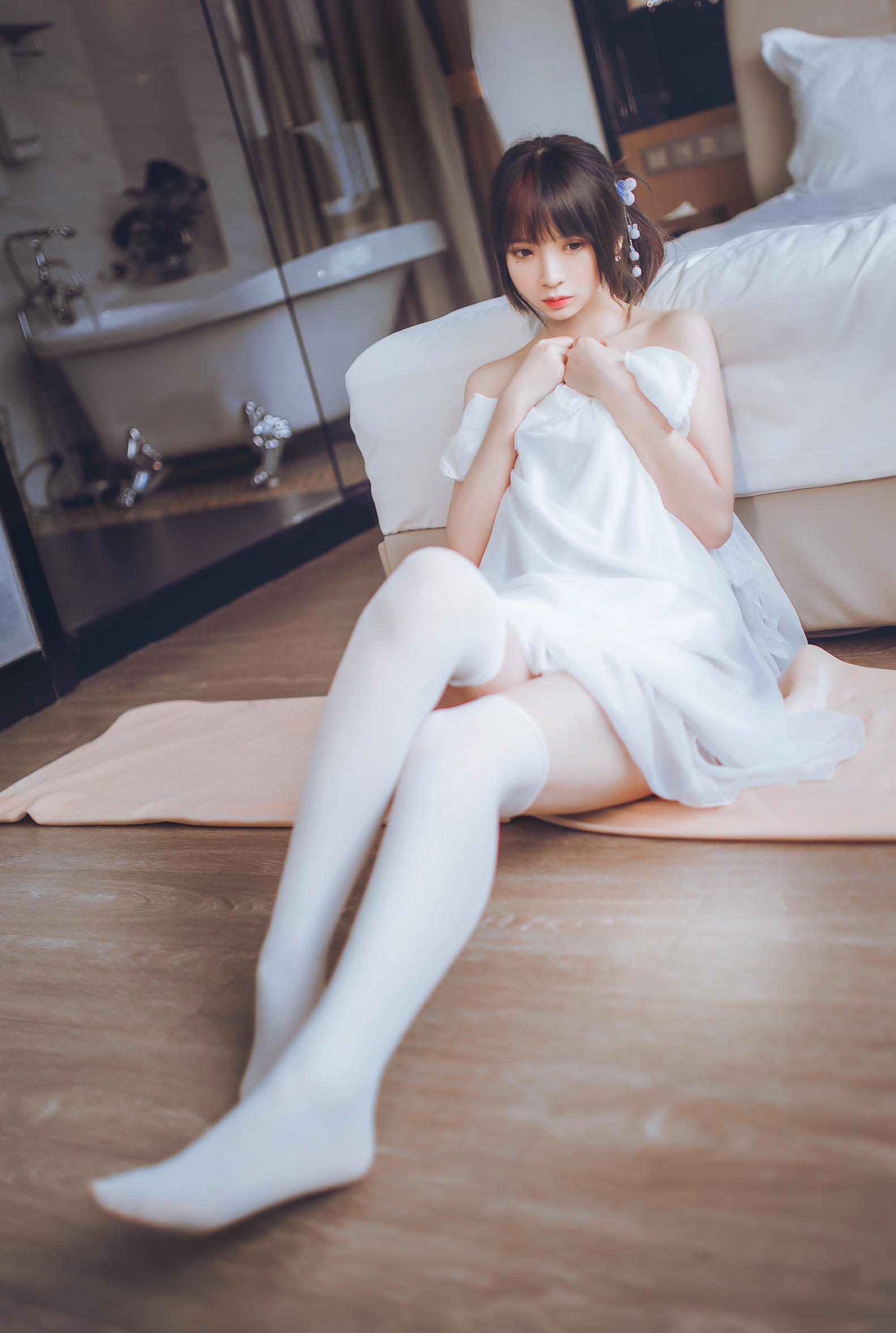 疯猫ss NO.002 白色睡衣 [24P-182MB]_第1集