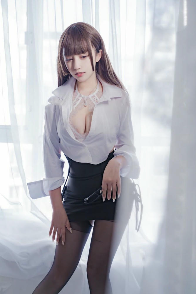 过期米线线喵 NO.132 小秘书 [37P 30M]_第1集