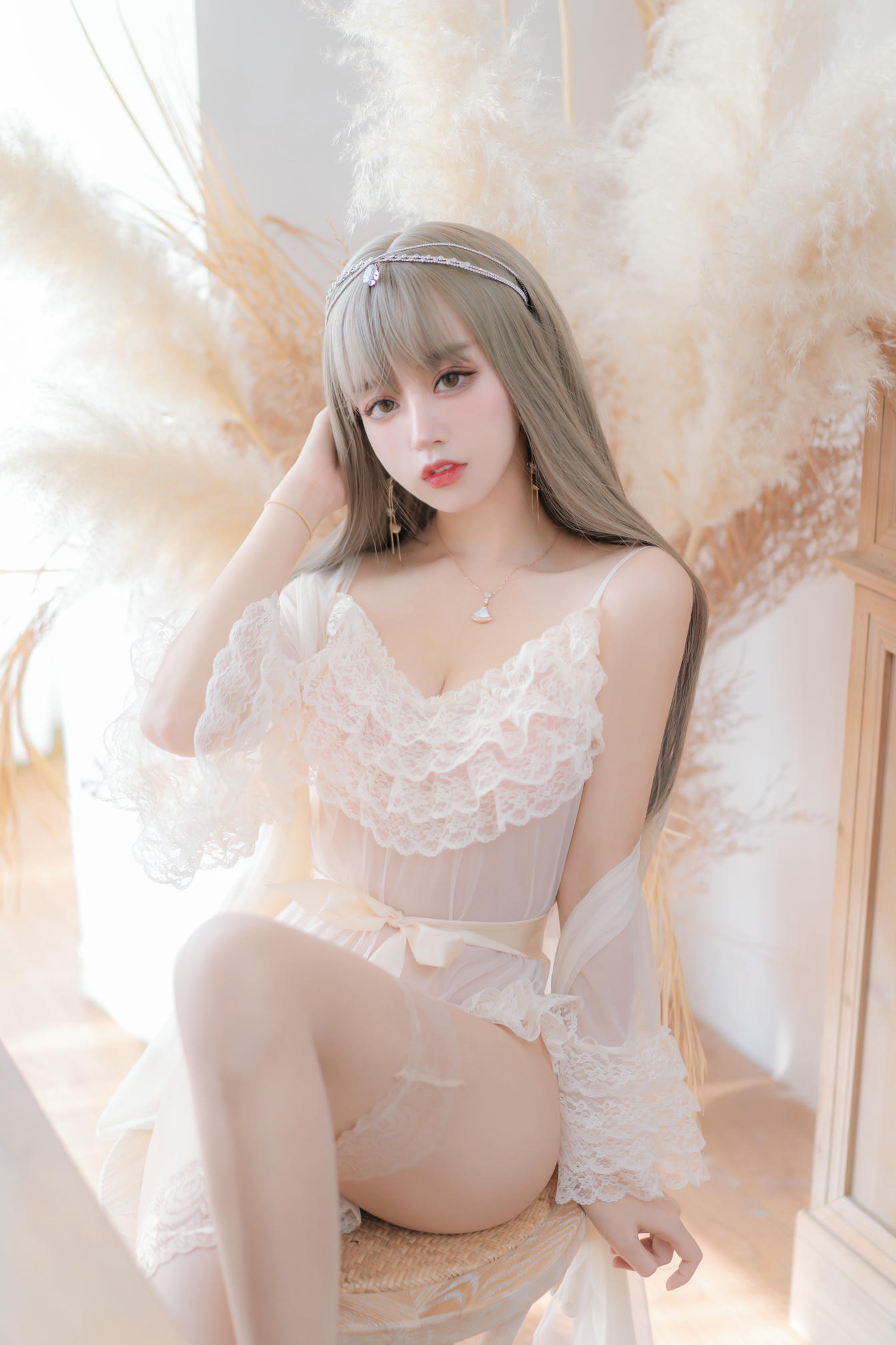 过期米线线喵 NO.140 凡尔赛公主[52P-79MB]_第2集