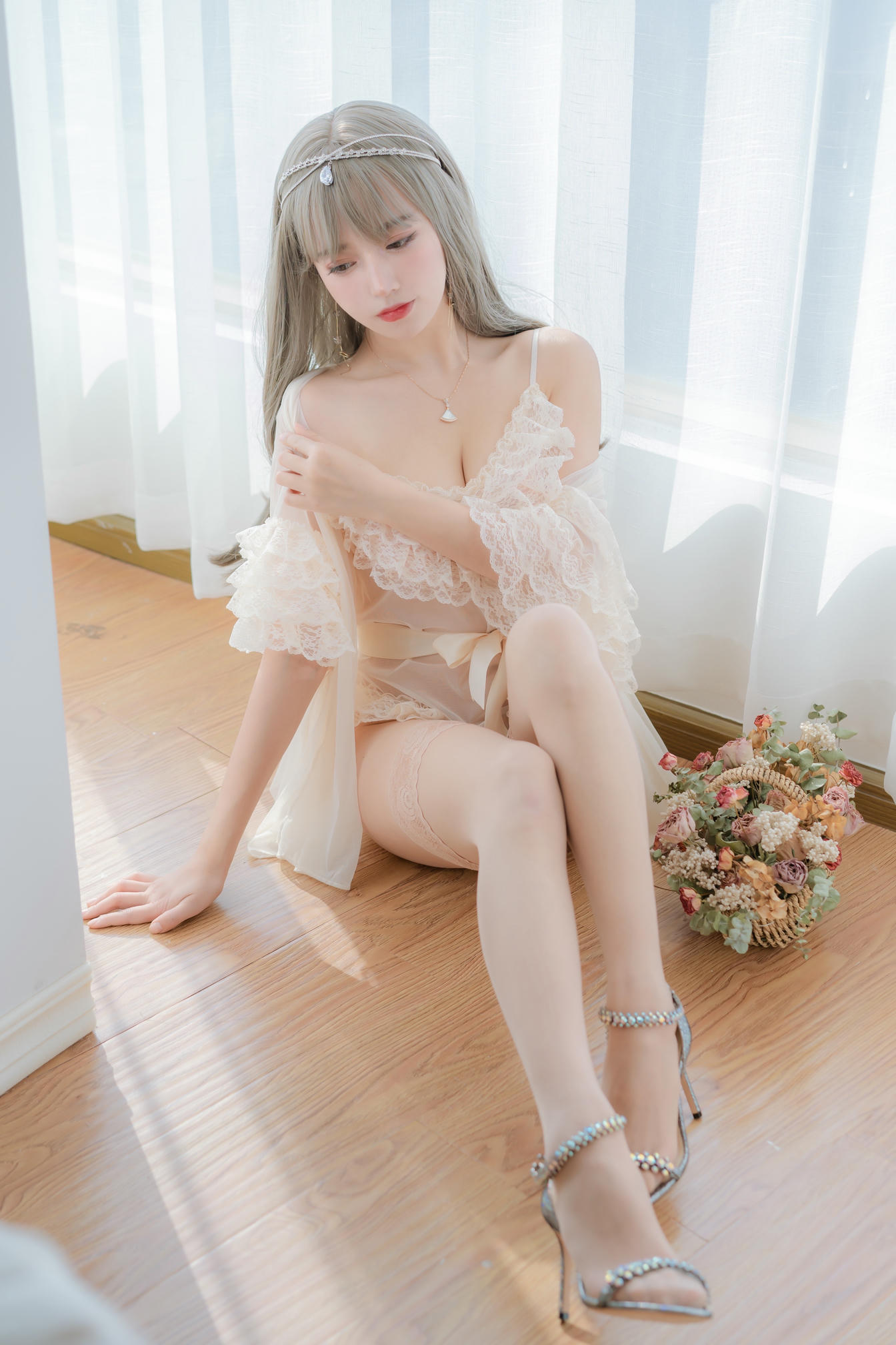 过期米线线喵 NO.140 凡尔赛公主[52P-79MB]_第1集