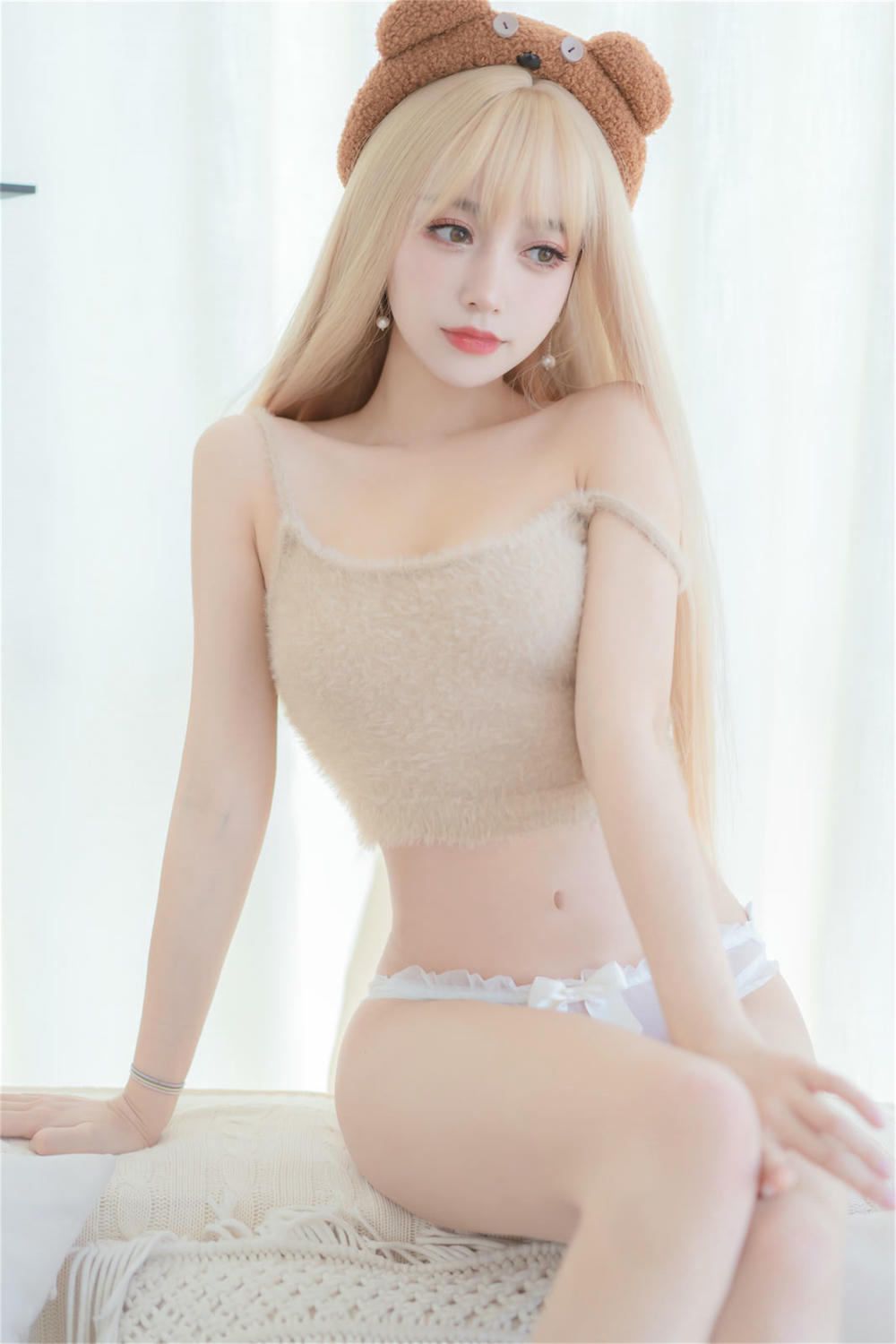 过期米线线喵 NO.148 小熊软糖 [66P 117MB]_第1集