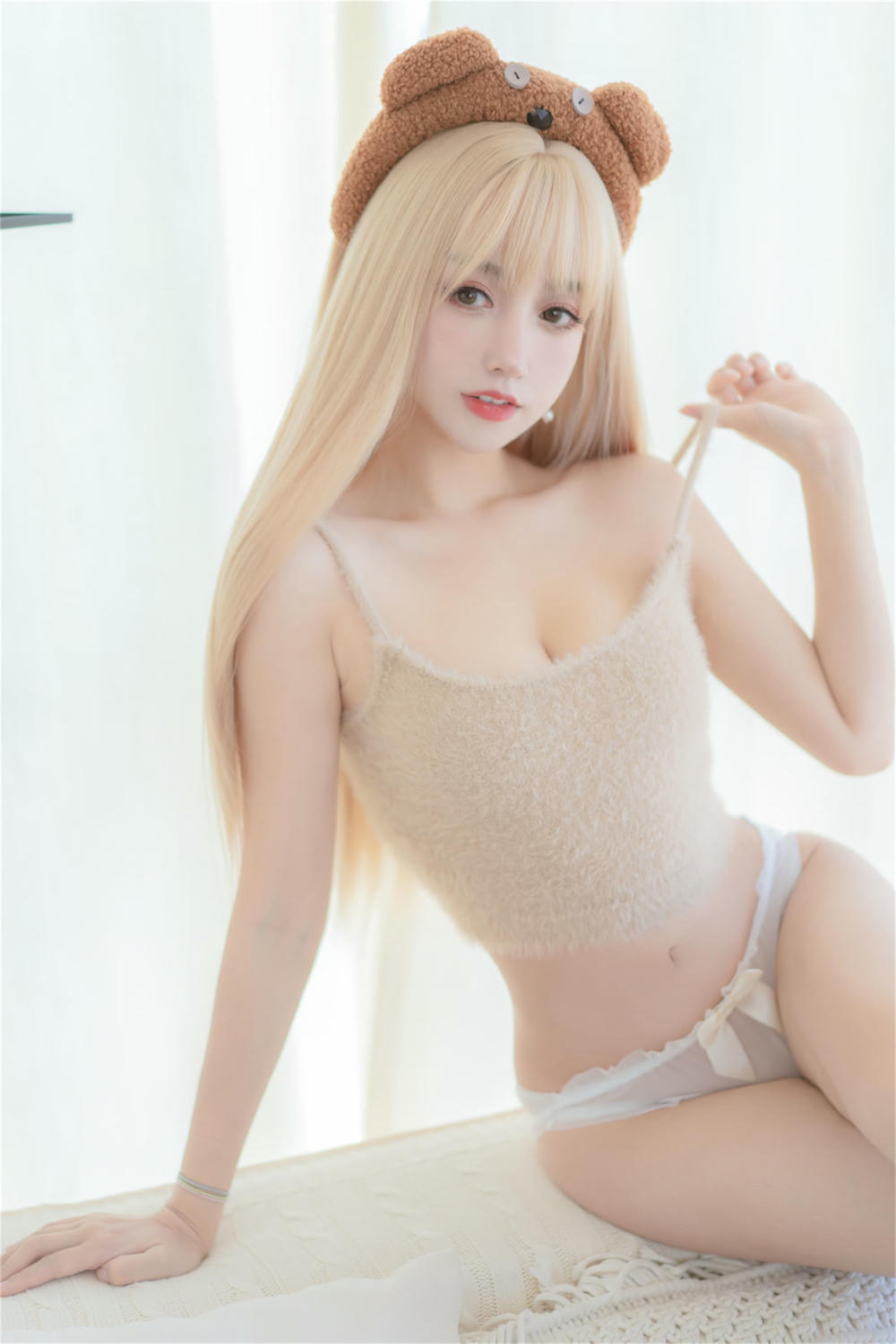过期米线线喵 NO.148 小熊软糖 [66P 117MB]_第1集