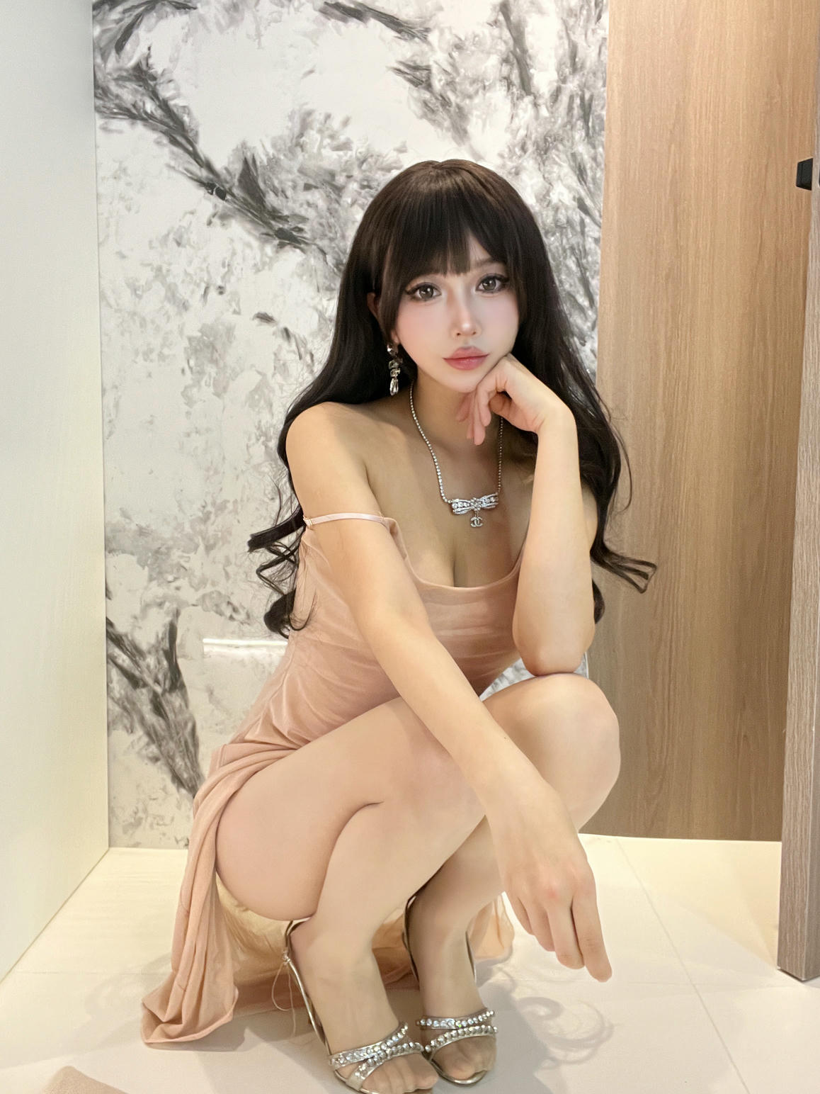 过期米线线喵 NO.159 我那风情万种的夫人[32P-67.3M]_第1集