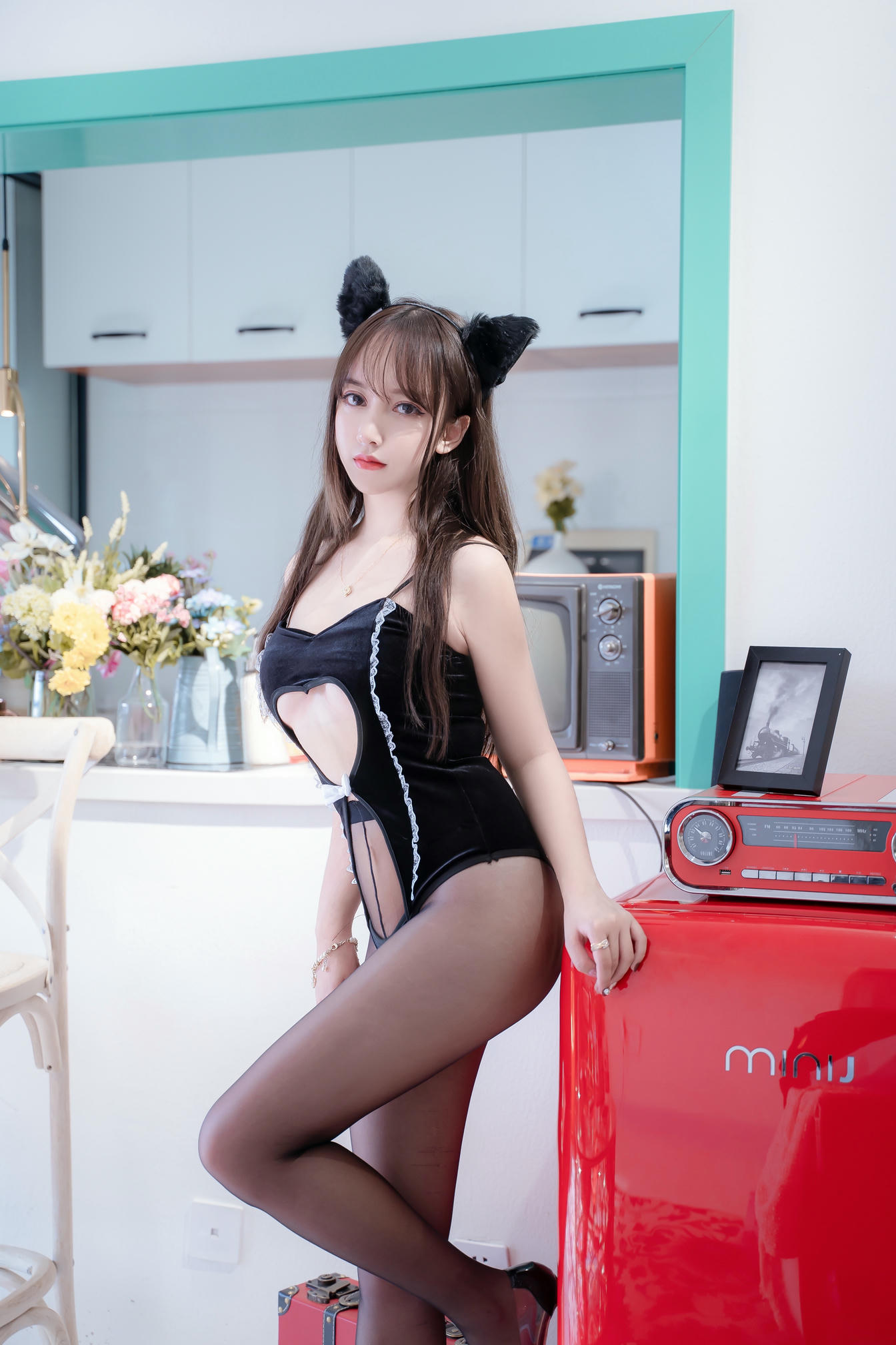 过期米线线喵 NO.045 猫女郎 [10P-20MB]_第1集
