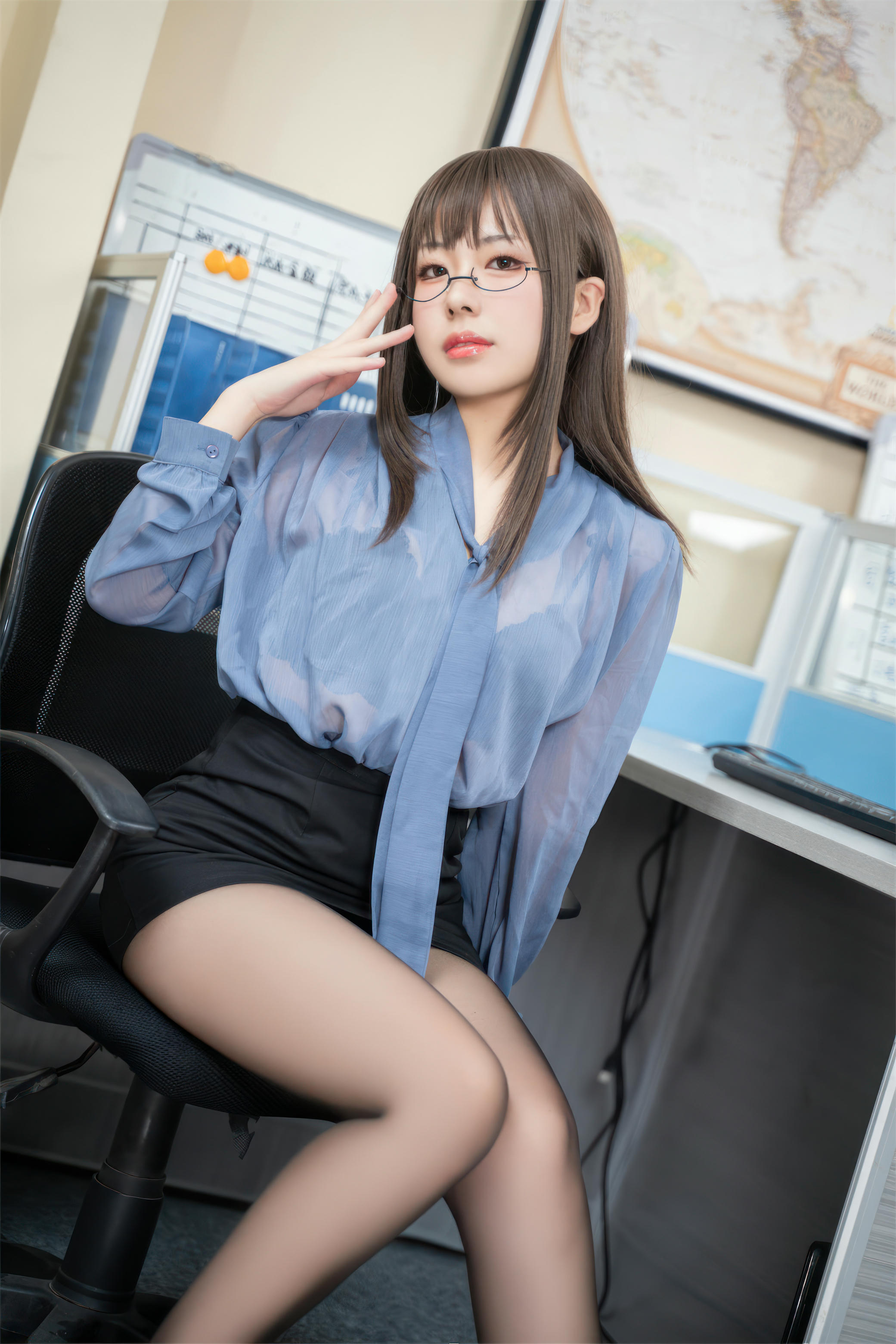 虎森森 NO.040 黑丝眼镜娘 [60P-471MB]_第1集