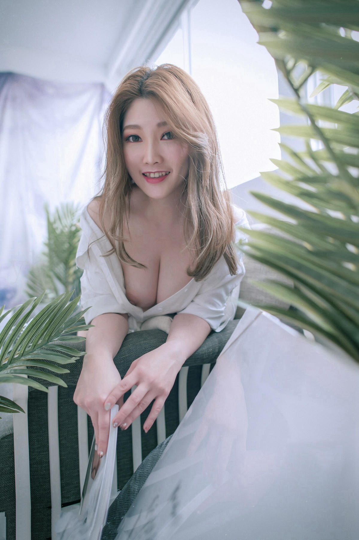 JVID 2021最新众筹购得【百货D-cup的巨乳妹妹柜姐的报恩 为了感谢帮忙达成业绩下班后来家里脱光报恩】86P1V_第4集