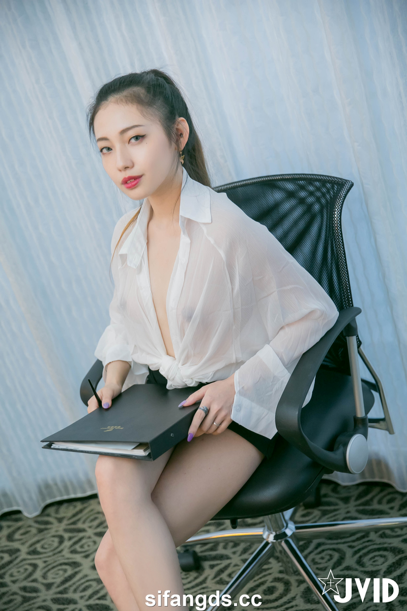JVID NO.1011 夏暮光 & Li Yan (黎妍) 女上司 [11P2V 1GB]_第1集