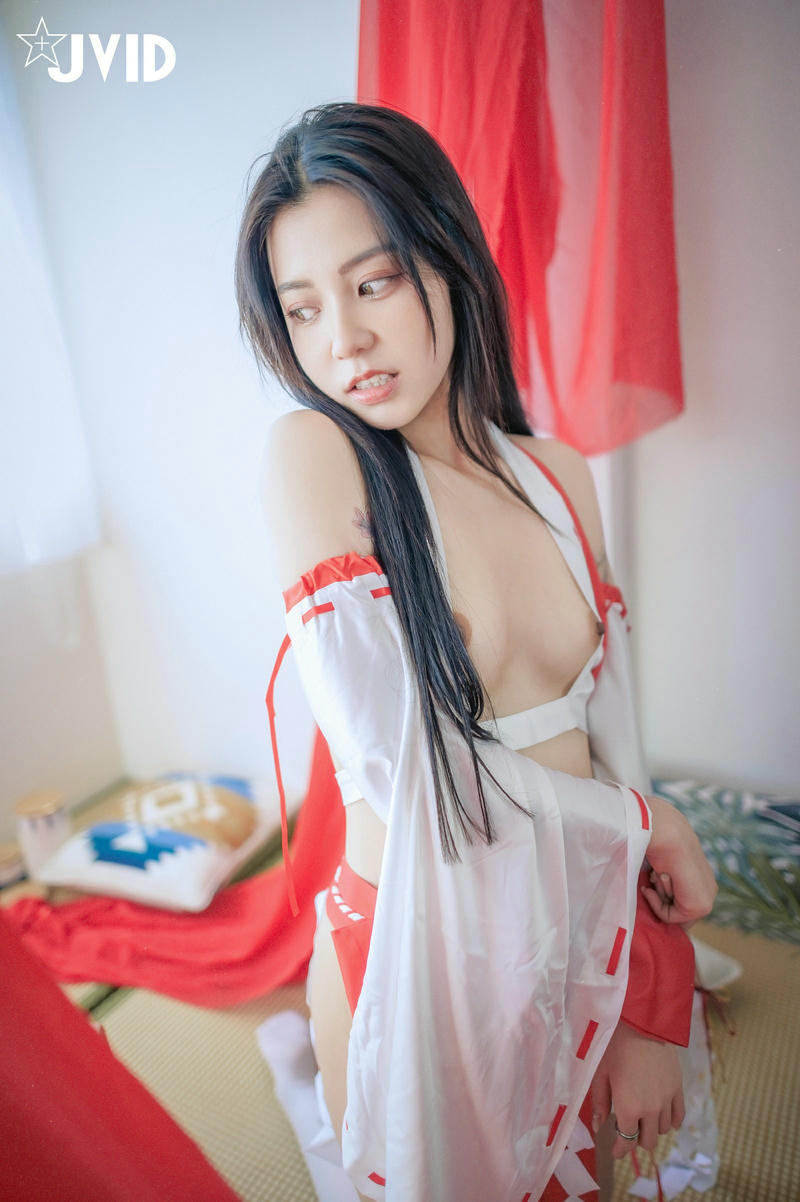 JVID NO.1021 Caroline卡洛琳 除魔日記 [81P1V 255MB]_第3集