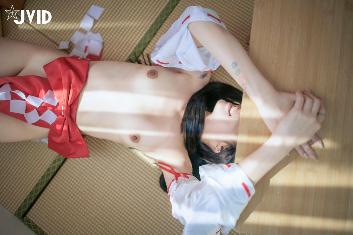 JVID NO.1021 Caroline卡洛琳 除魔日記 [81P1V 255MB]_第4集