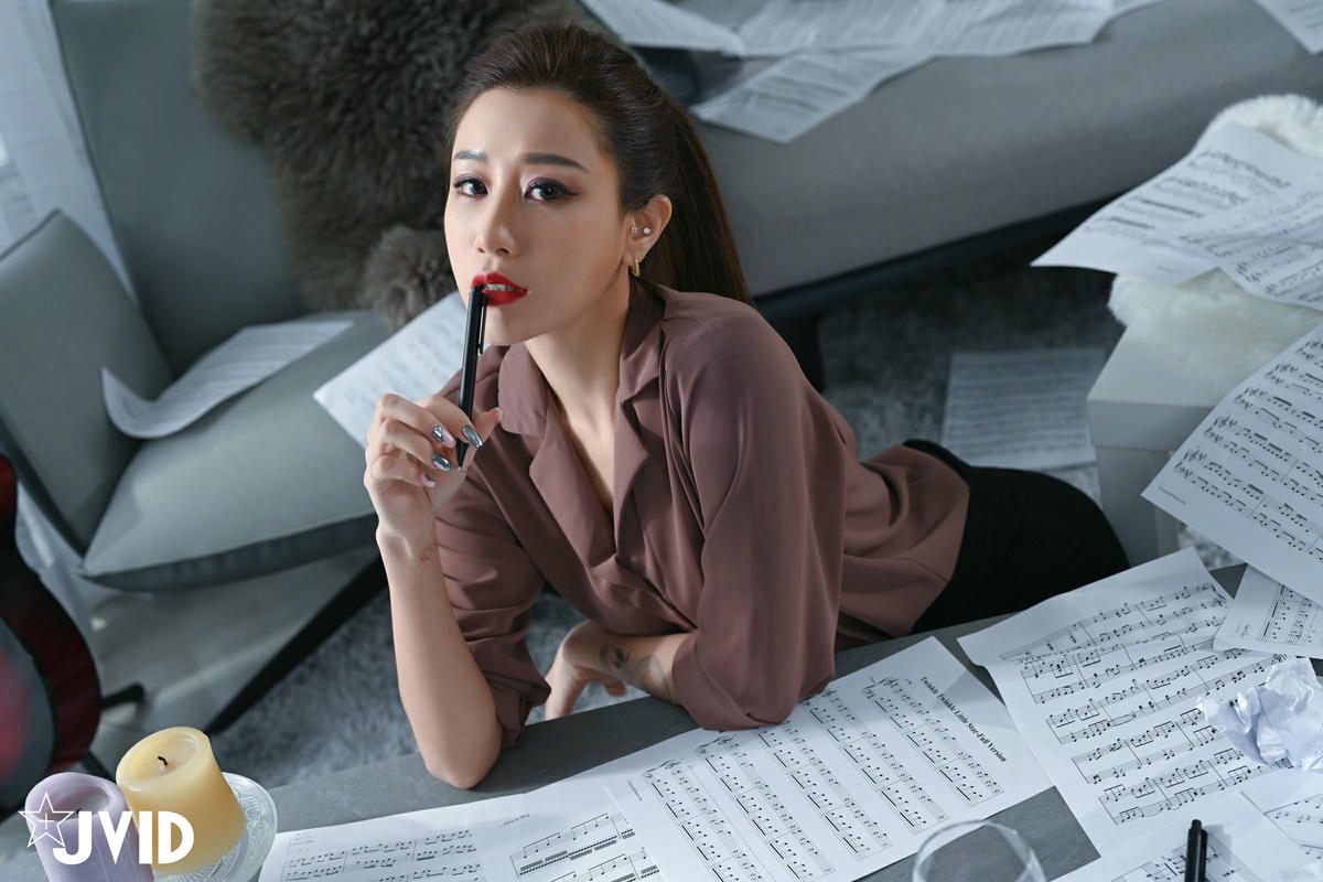 JVID NO.1022 Lara 雙囍 性感放浪作曲家 [110P 67MB]_第2集