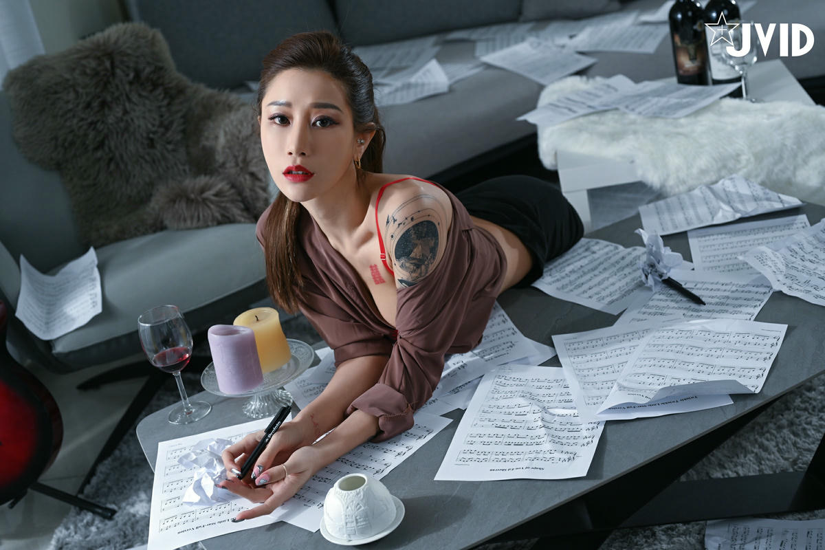 JVID NO.1022 Lara 雙囍 性感放浪作曲家 [110P 67MB]_第3集