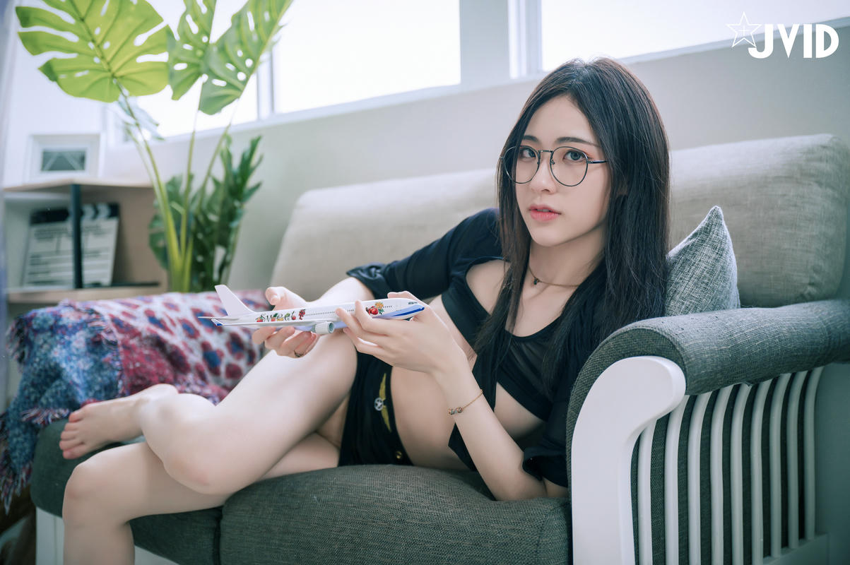 JVID - 8.99+4.99 阿黎性感暗黑空姐，極透明空姐服令人血脈噴張 186P1V_第3集