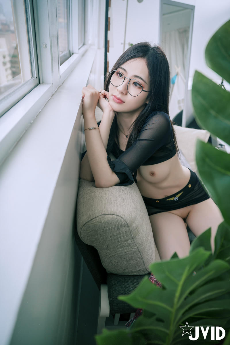 JVID - 8.99+4.99 阿黎性感暗黑空姐，極透明空姐服令人血脈噴張 186P1V_第4集