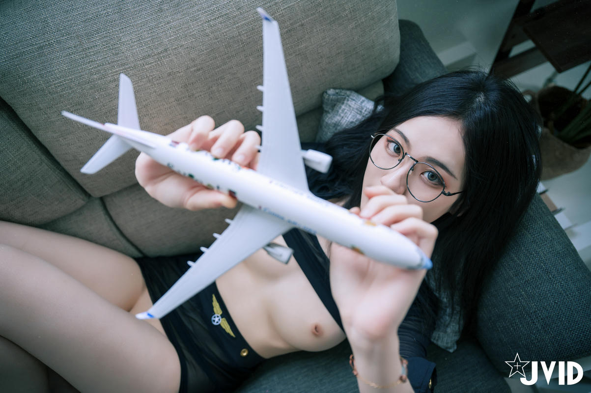 JVID - 8.99+4.99 阿黎性感暗黑空姐，極透明空姐服令人血脈噴張 186P1V_第4集