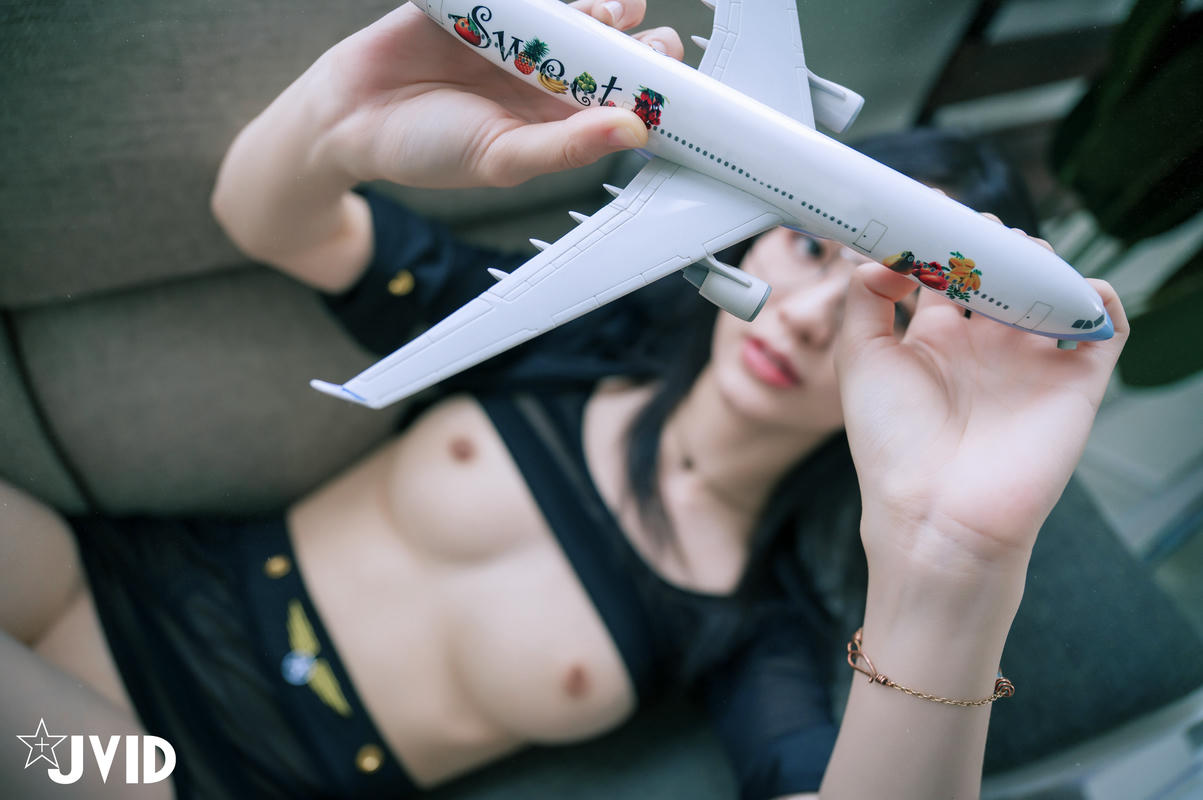 JVID - 8.99+4.99 阿黎性感暗黑空姐，極透明空姐服令人血脈噴張 186P1V_第5集