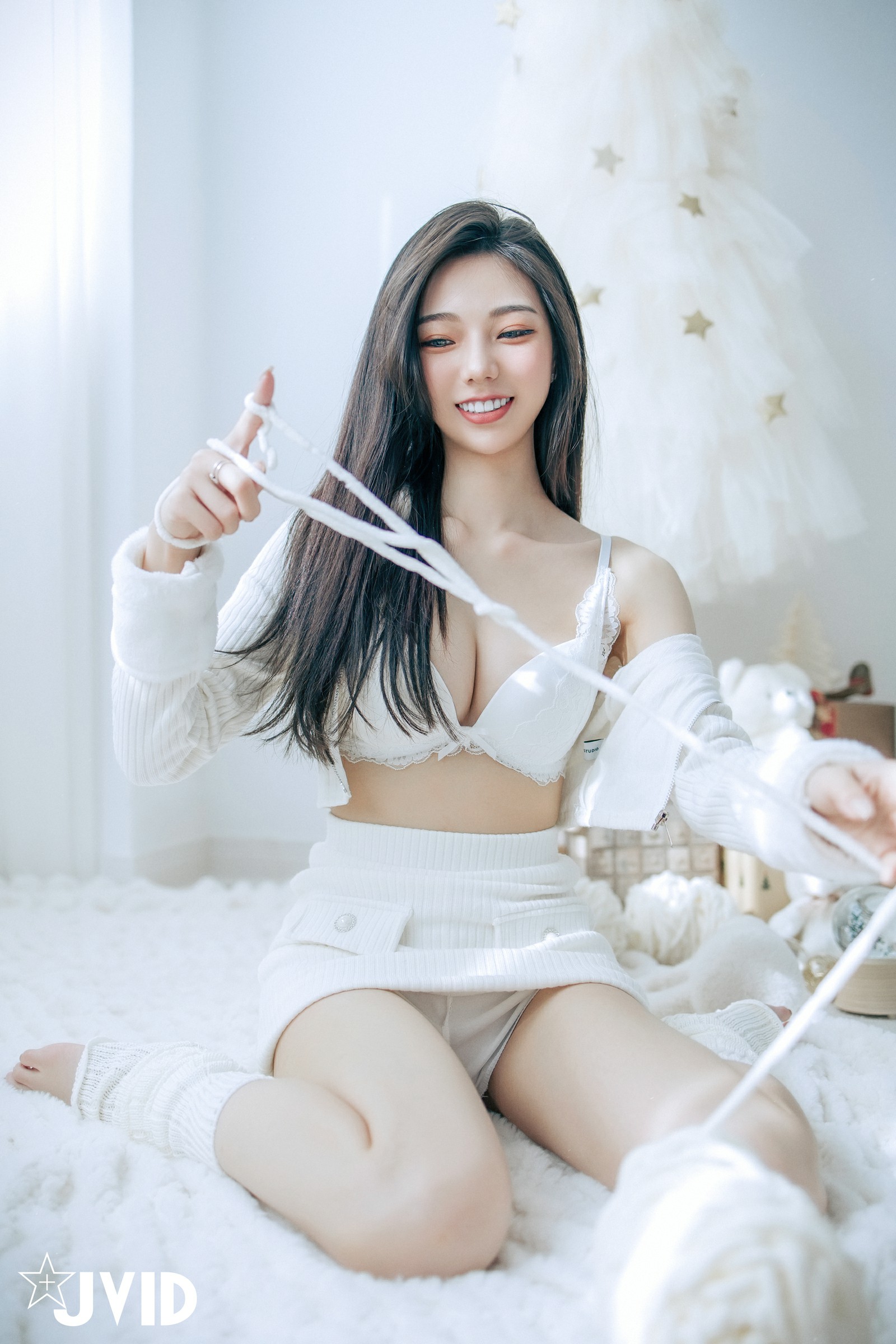 JVID NO.1059 啾啾 純白性感 [194P2V 417MB]_第1集