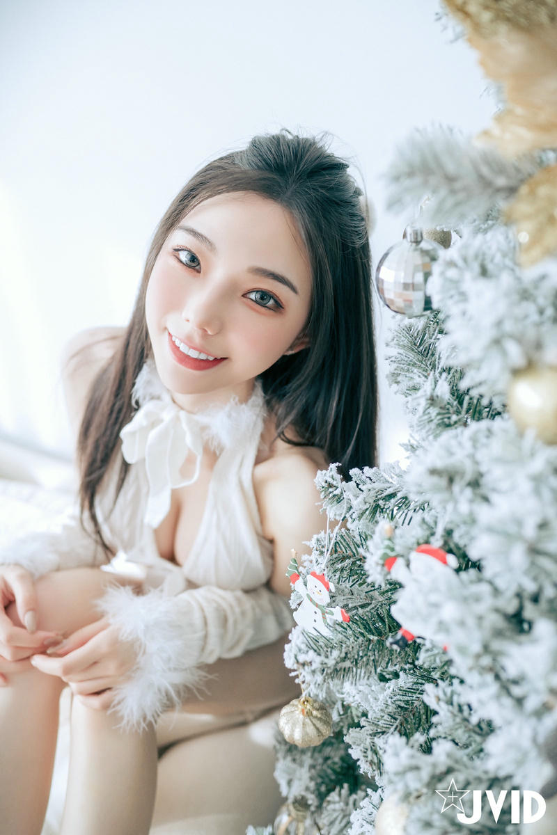 JVID NO.1059 啾啾 純白性感 [194P2V 417MB]_第1集