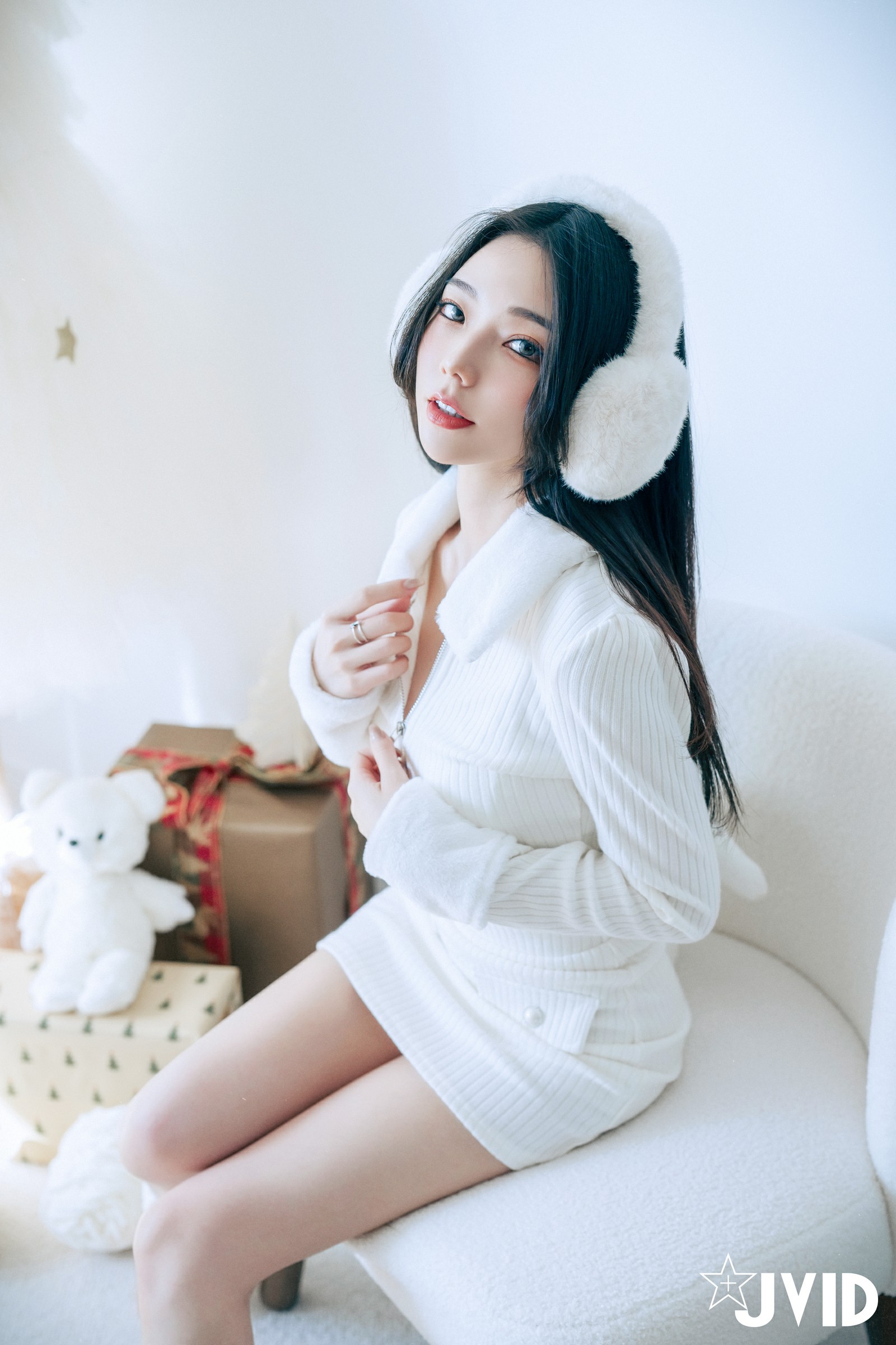 JVID NO.1059 啾啾 純白性感 [194P2V 417MB]_第4集