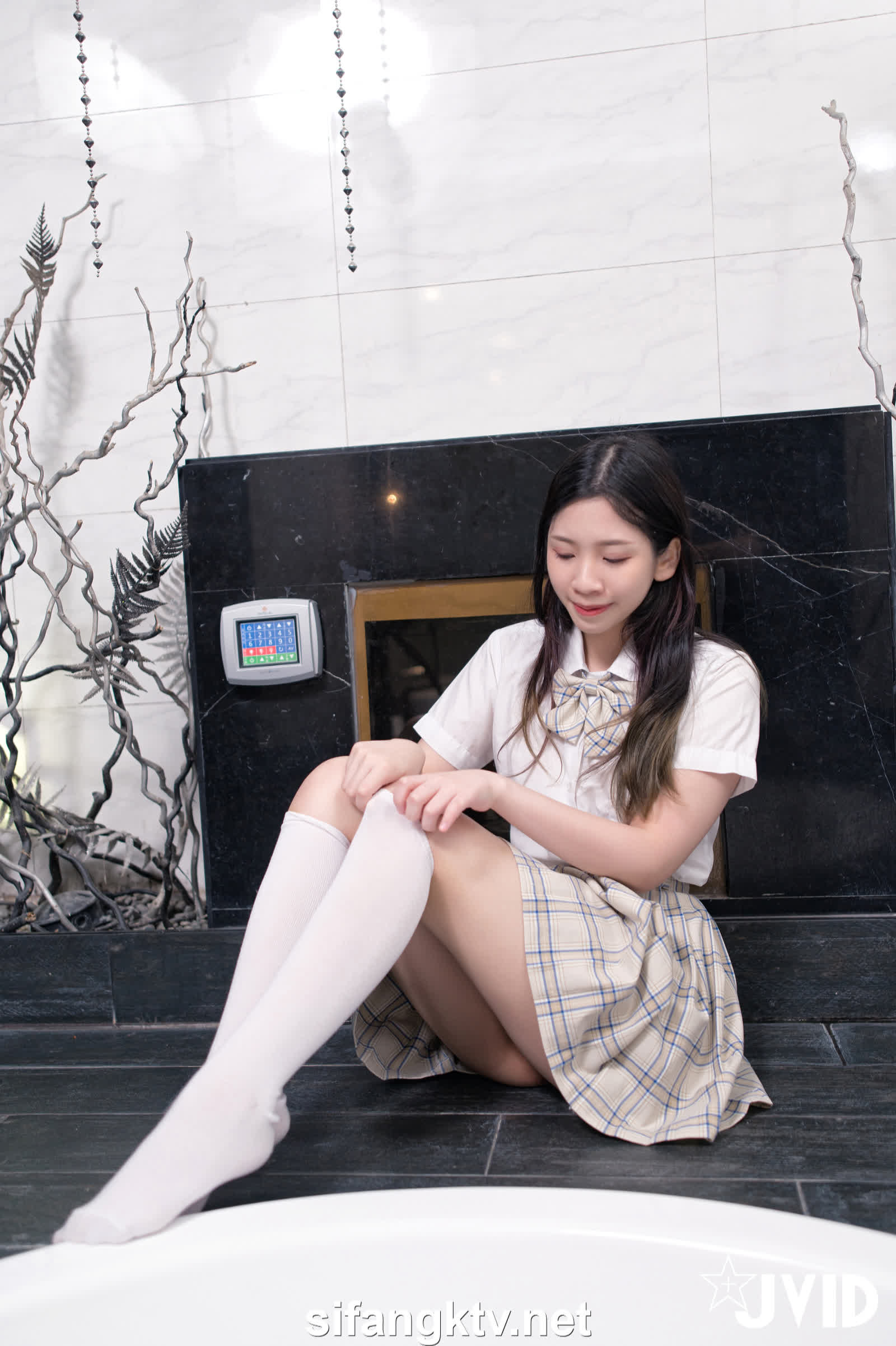 JVID NO.1094 茶理 超大量 [123P1V 1GB]_第2集