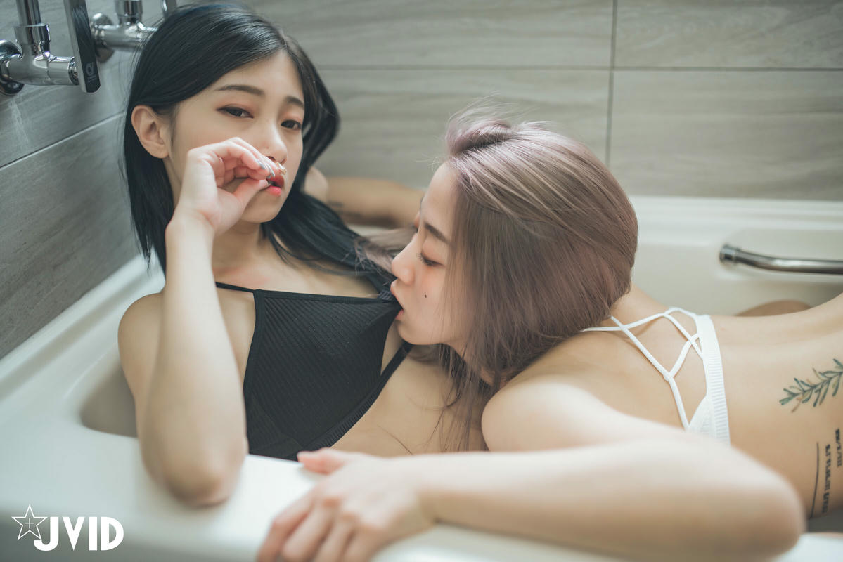 JVID NO.1110 淇淇selina & 小隻馬霓霓 年度限定隱藏版!!! [107P1V 216MB]_第5集