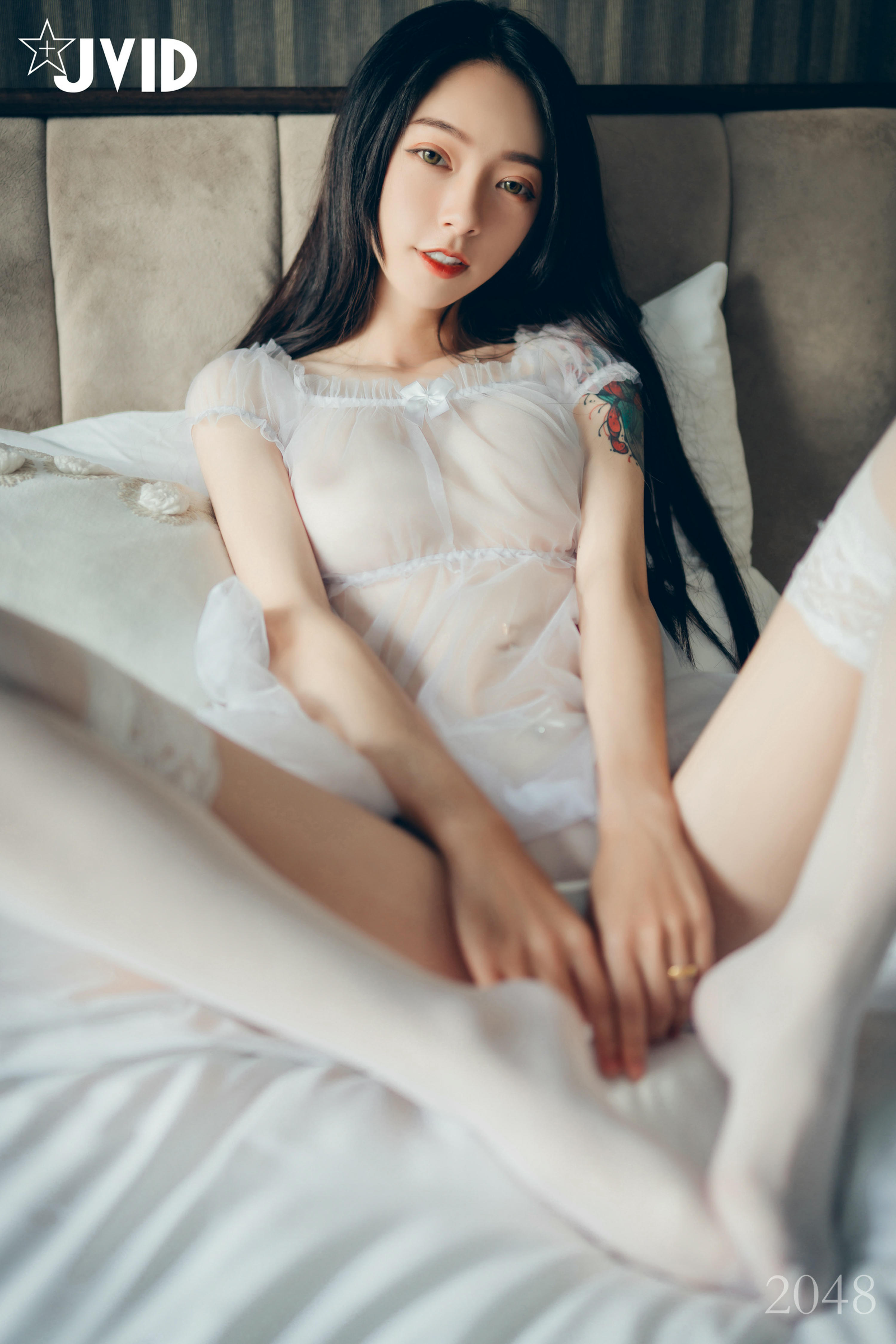 JVID NO.542 黑超猛激凸遮不住 白透透睡衣 - 飄飄 [120P 1V 1.2GB]_第1集
