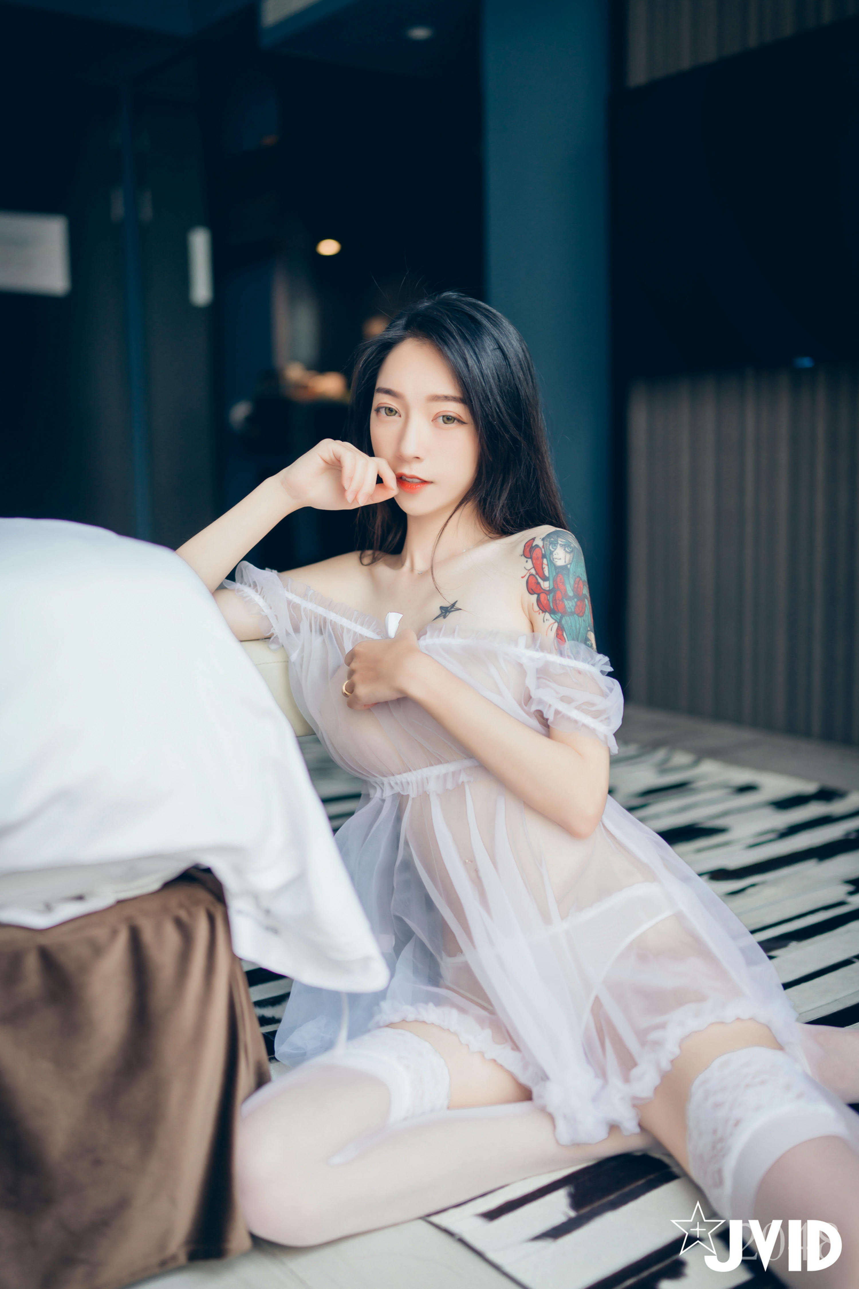 JVID NO.542 黑超猛激凸遮不住 白透透睡衣 - 飄飄 [120P 1V 1.2GB]_第3集
