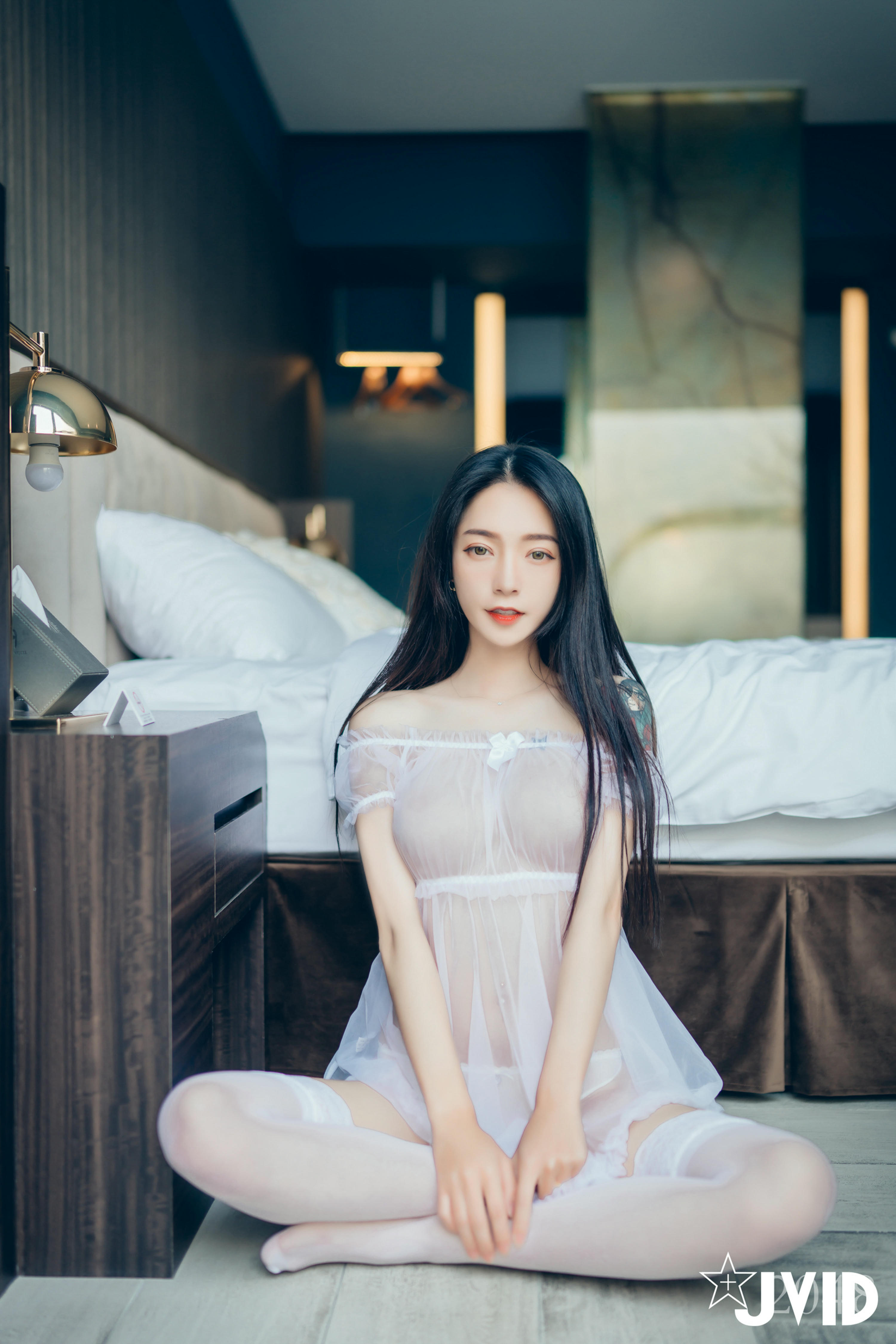 JVID NO.542 黑超猛激凸遮不住 白透透睡衣 - 飄飄 [120P 1V 1.2GB]_第1集